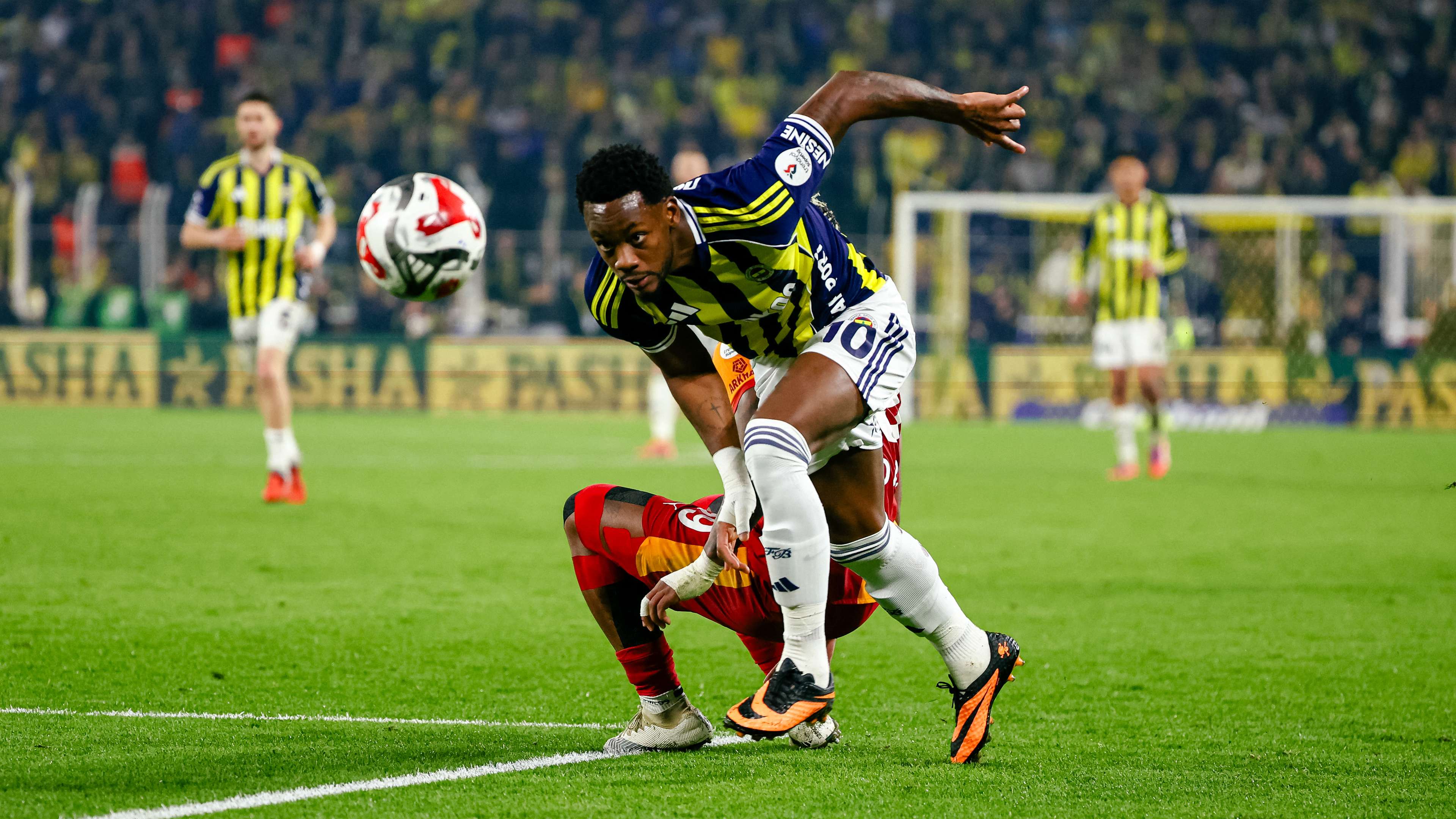 Fenerbahce-vs-Galatasaray-14th-week-Trendyol-Super-League-2025-2