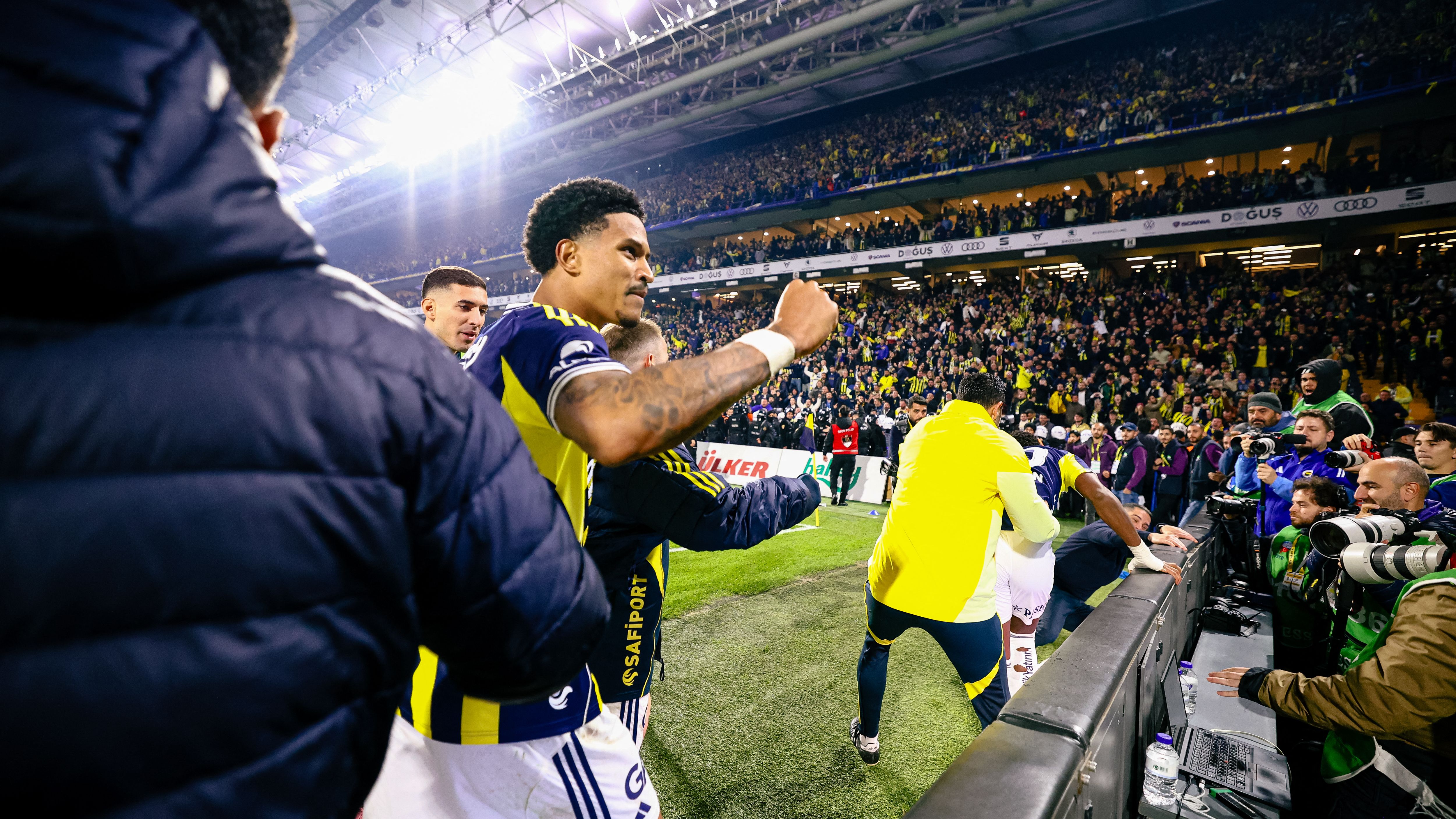 Fenerbahce-vs-Galatasaray-14th-week-Trendyol-Super-League-2025-2