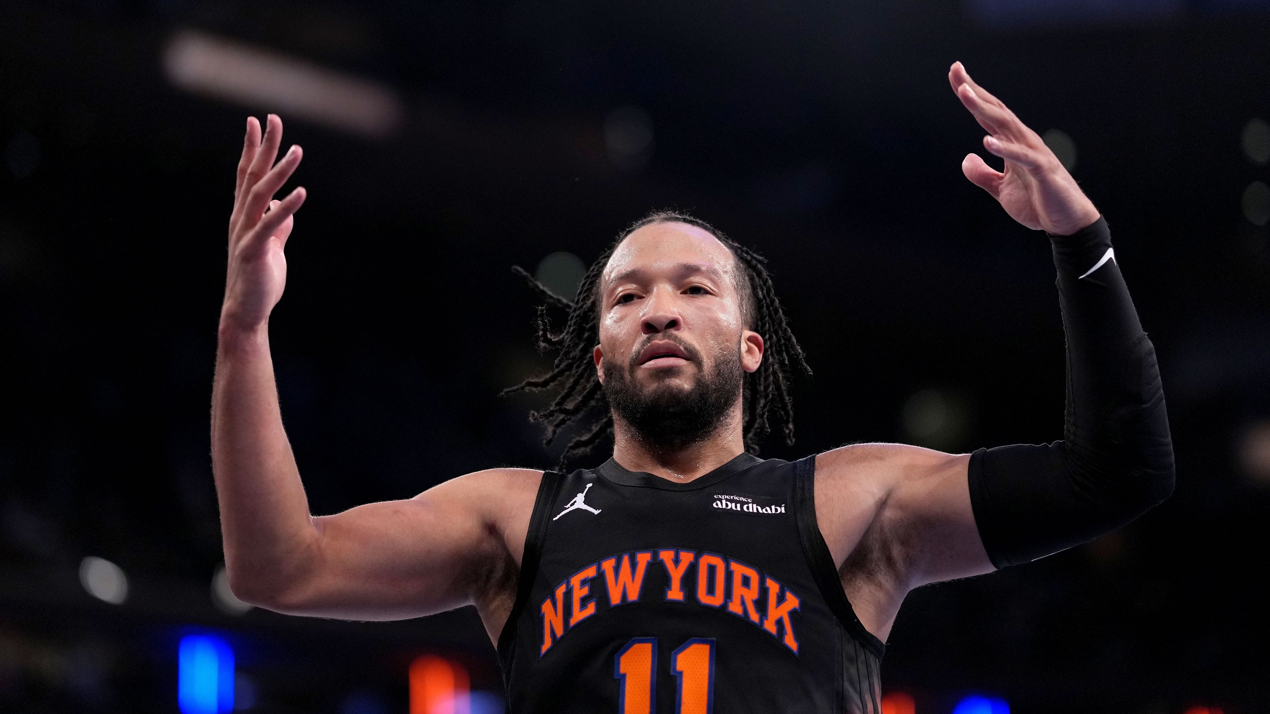 Milwaukee Bucks v New York Knicks