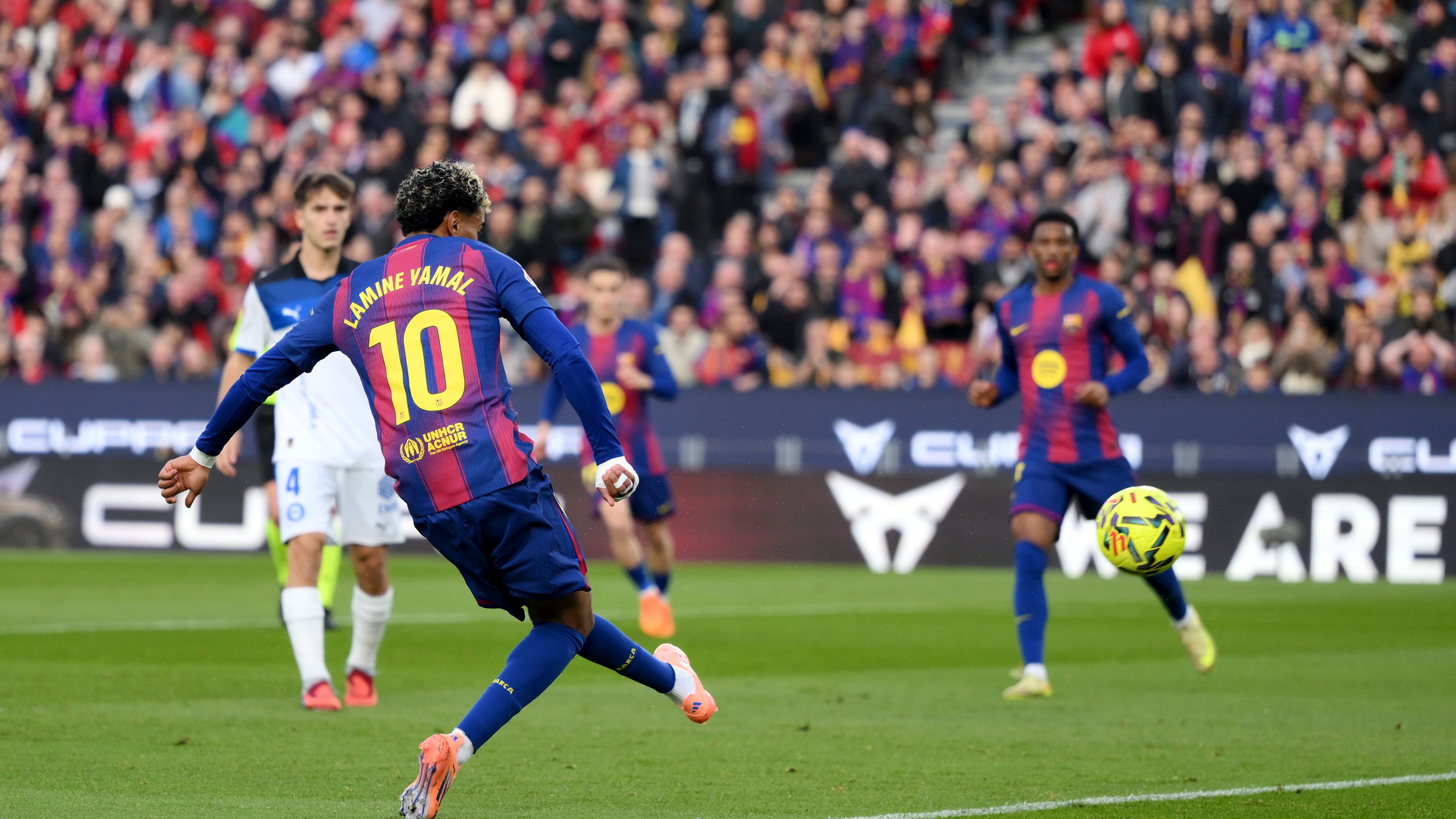 FC Barcelona v Deportivo Alaves - LaLiga EA Sports