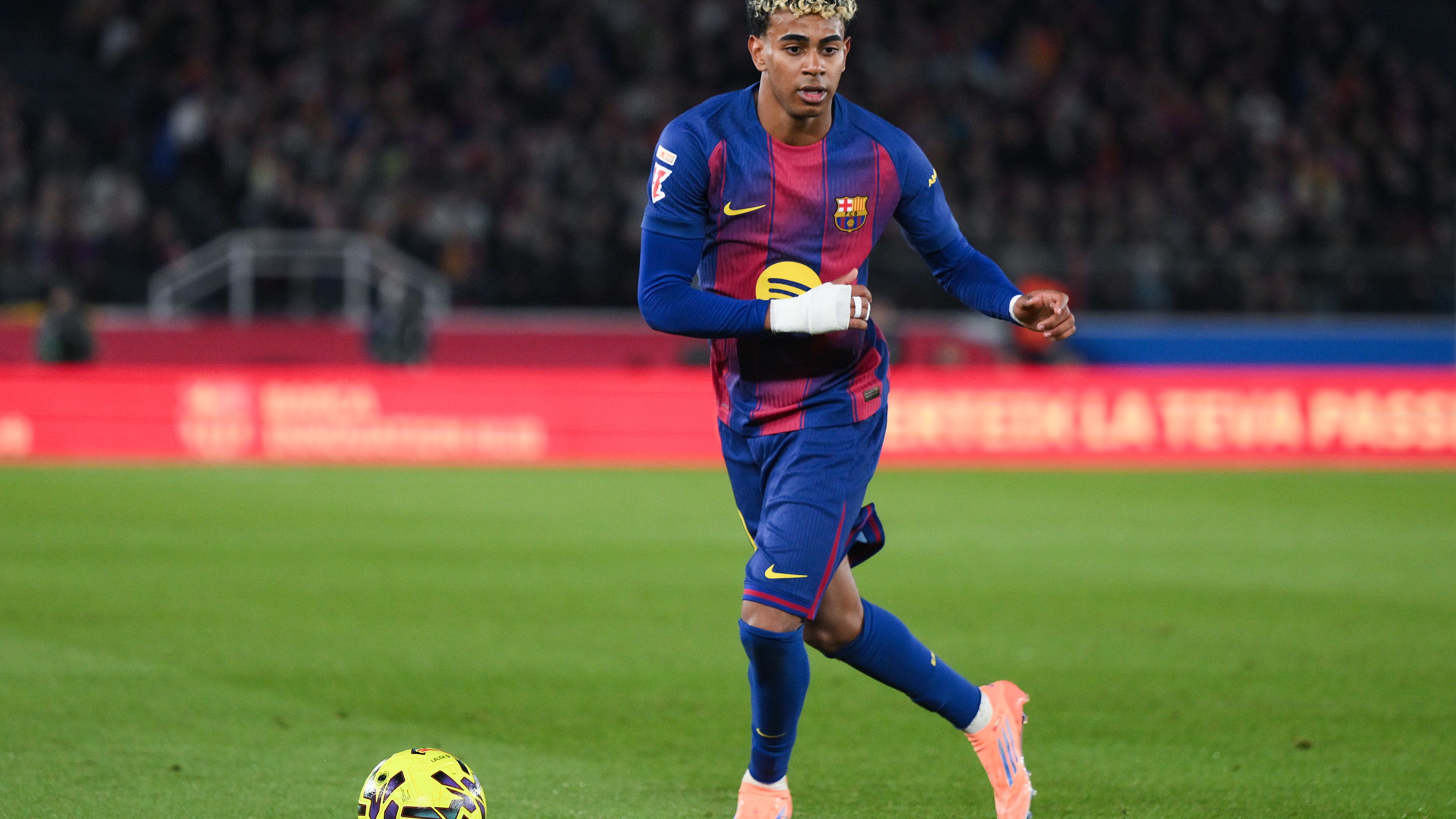 FC Barcelona v Deportivo Alaves - LaLiga EA Sports