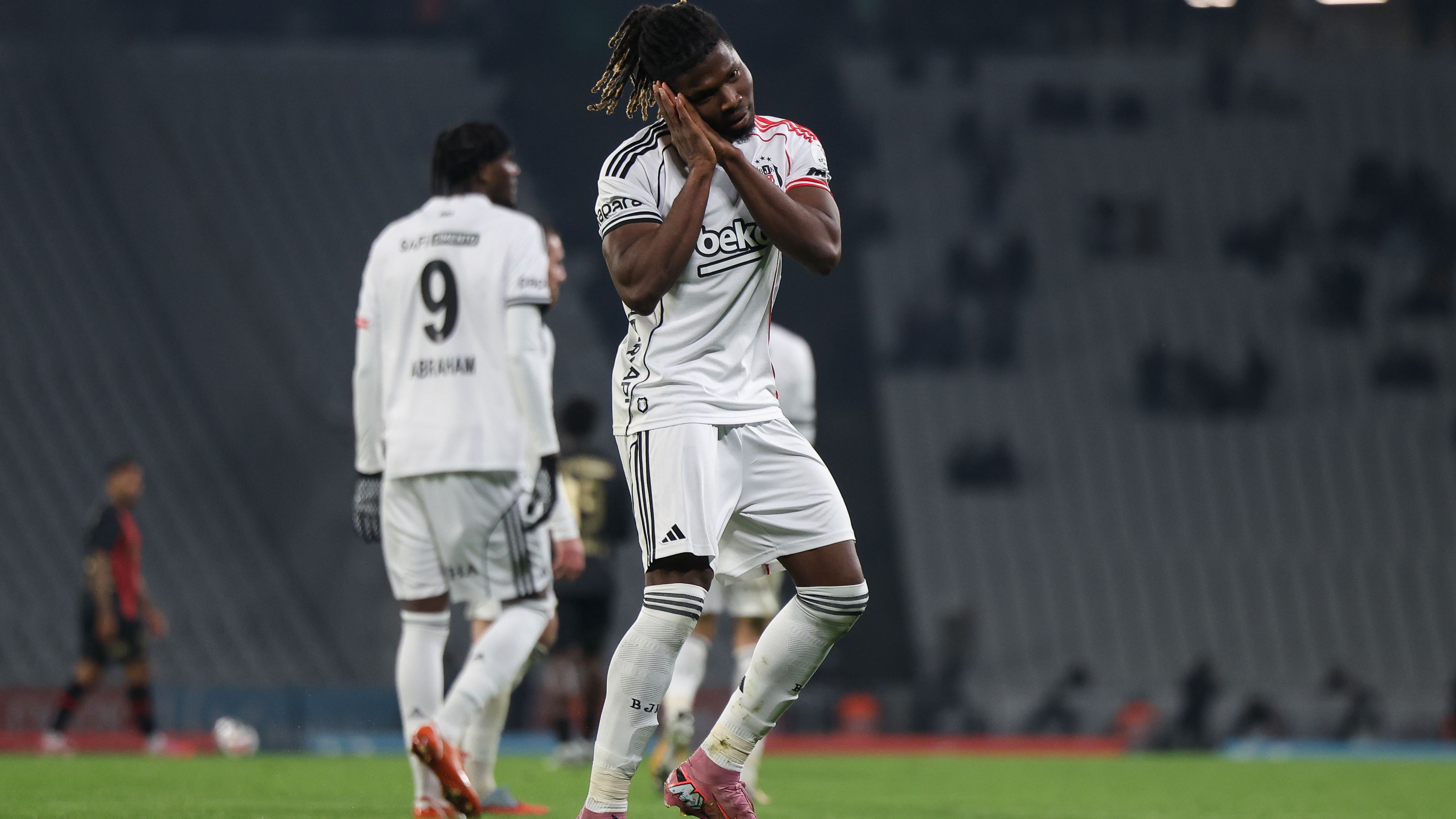 Fatih Karagümrük SK v Besiktas JK - Trendyol Süper Lig