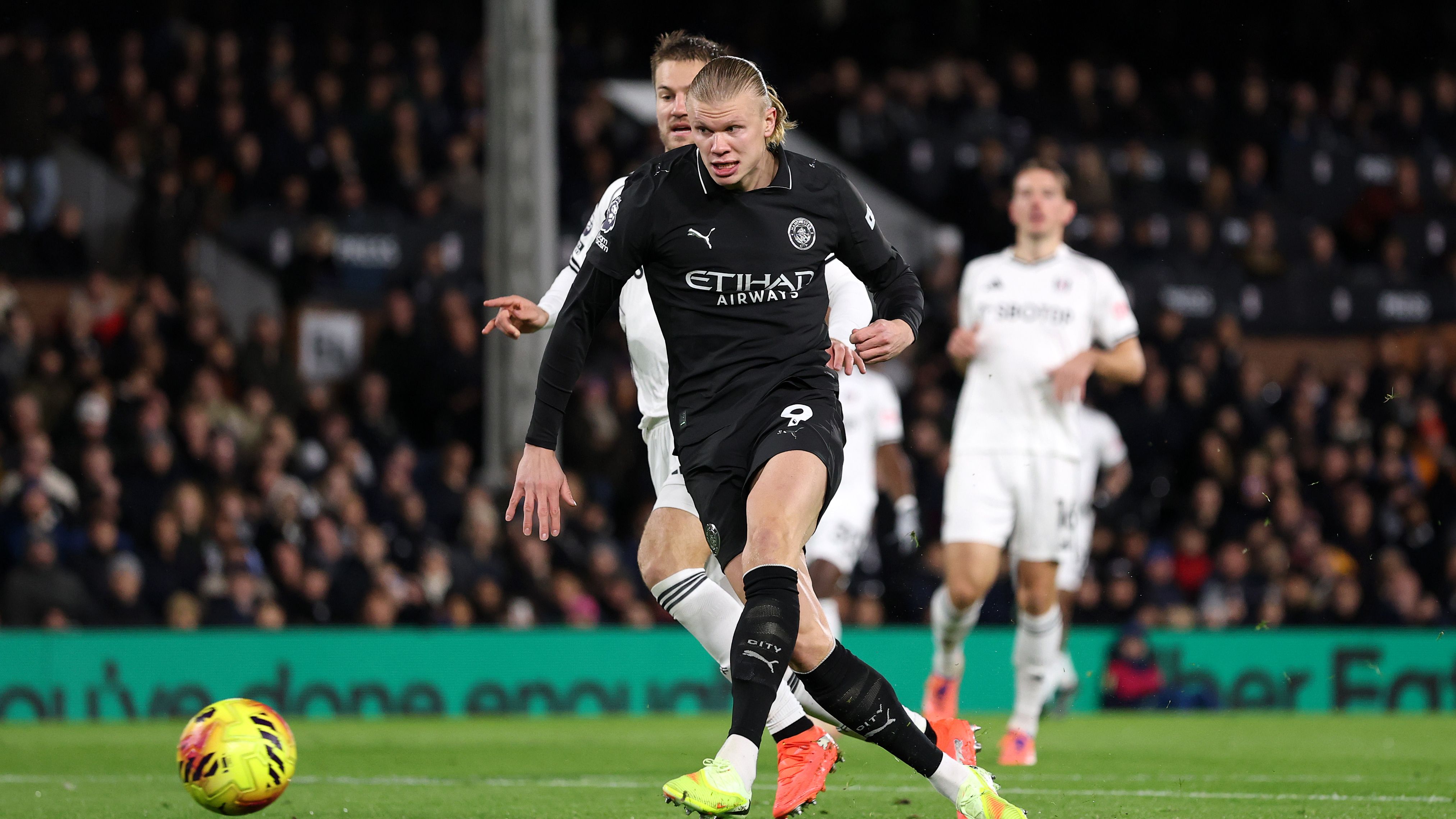 Fulham v Manchester City - Premier League