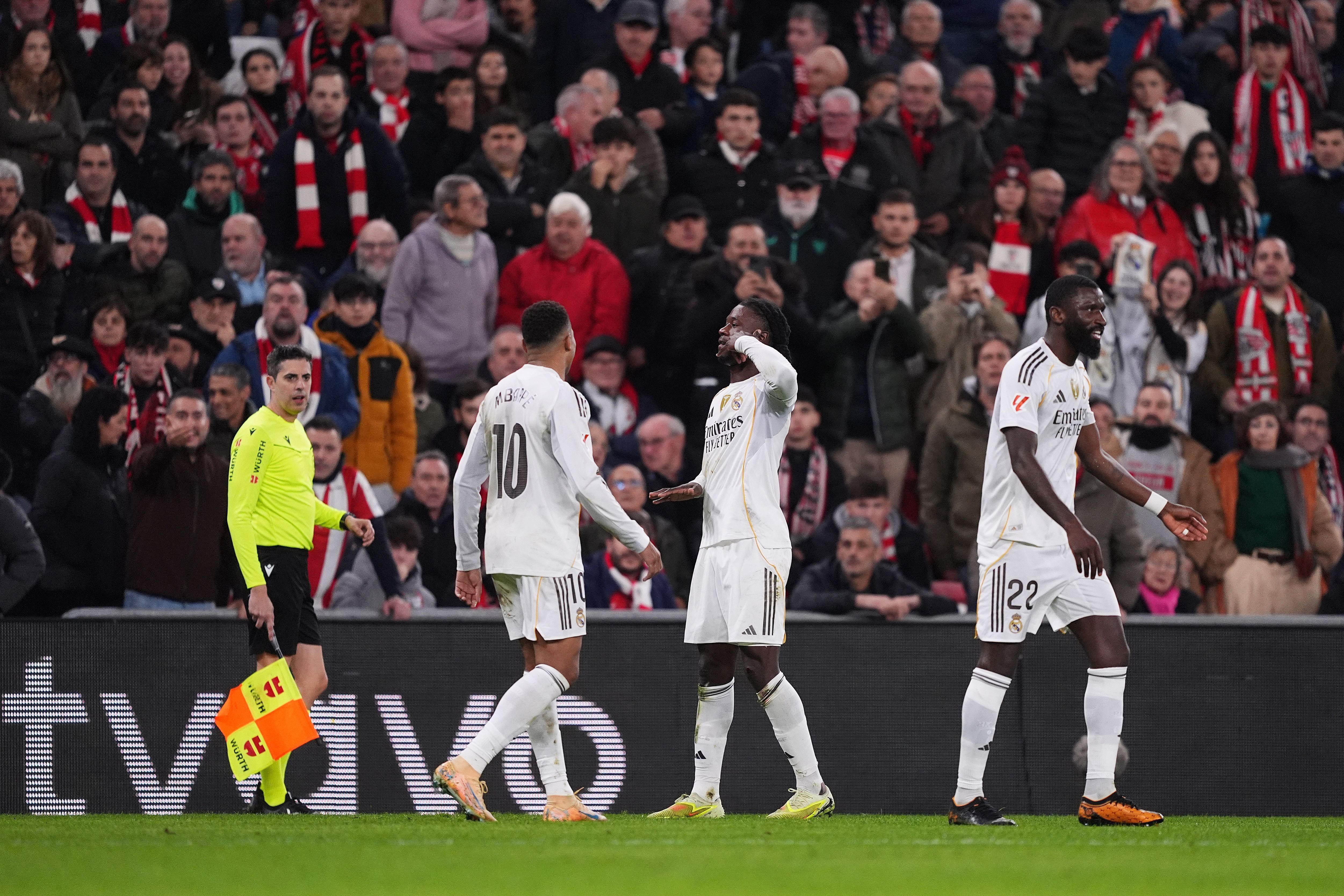 إدواردو كامافينجا لاعب ريال مدريد