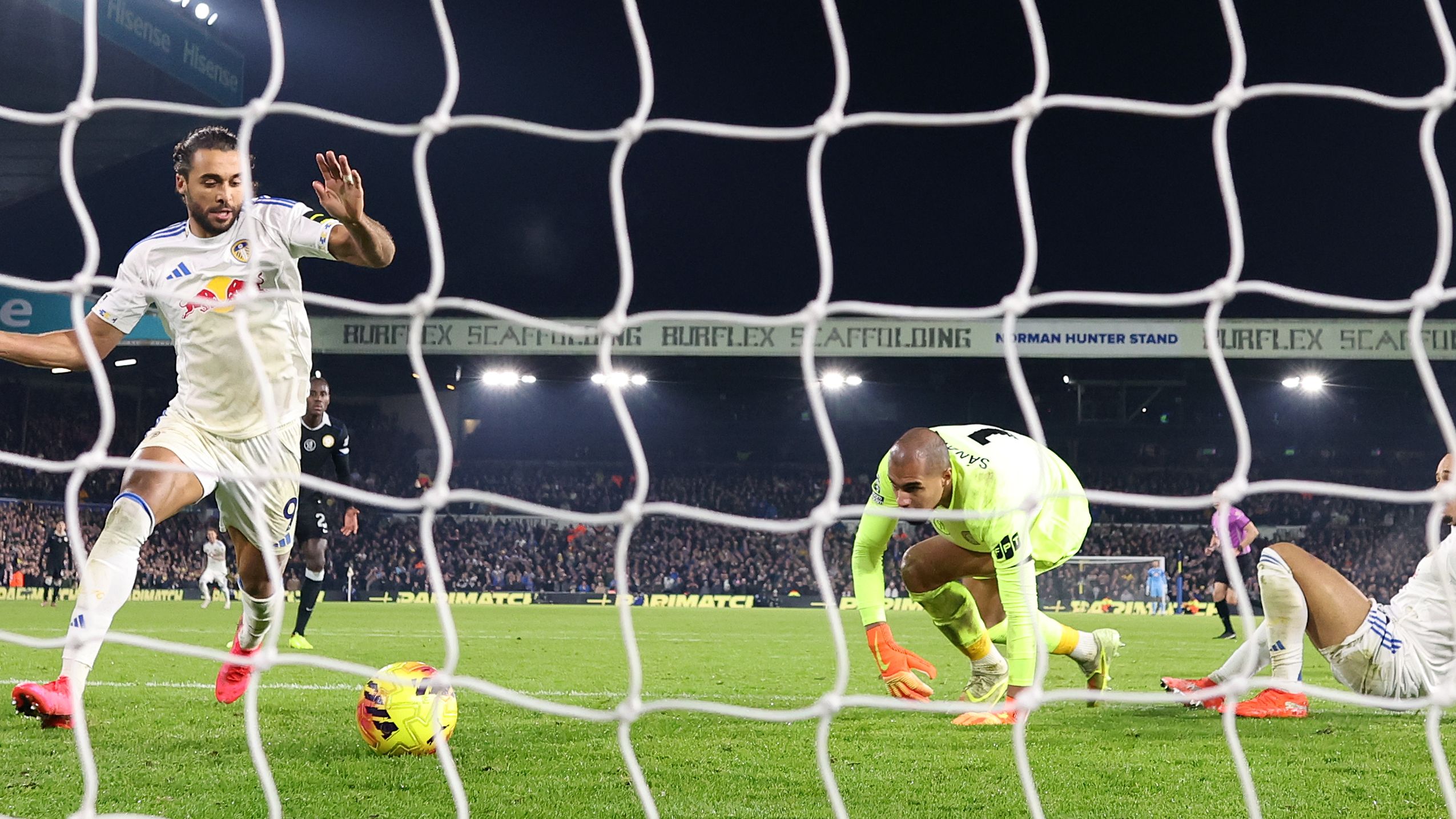 Leeds United v Chelsea - Premier League