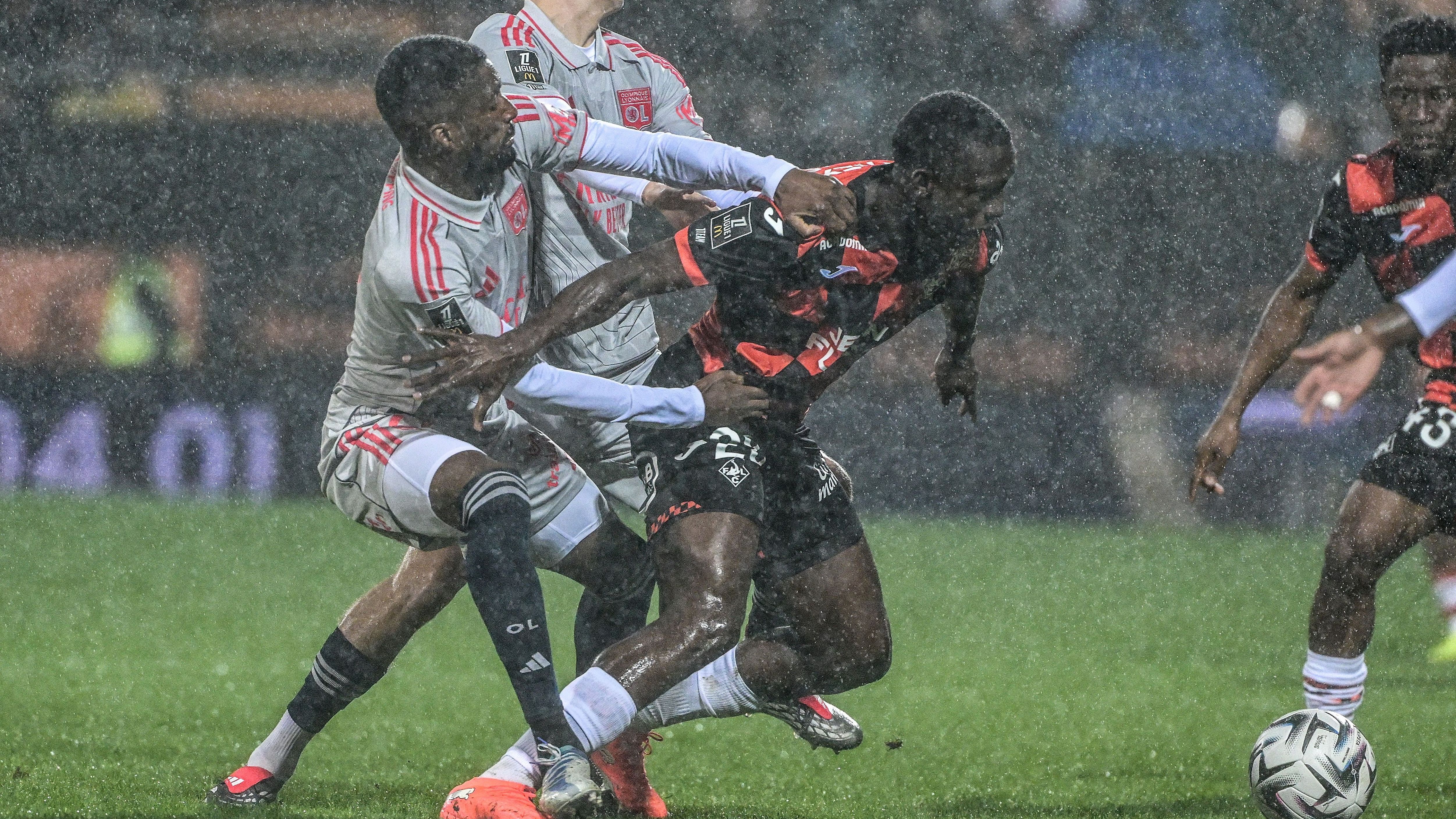 FBL-FRA-LIGUE1-LORIENT-LYON