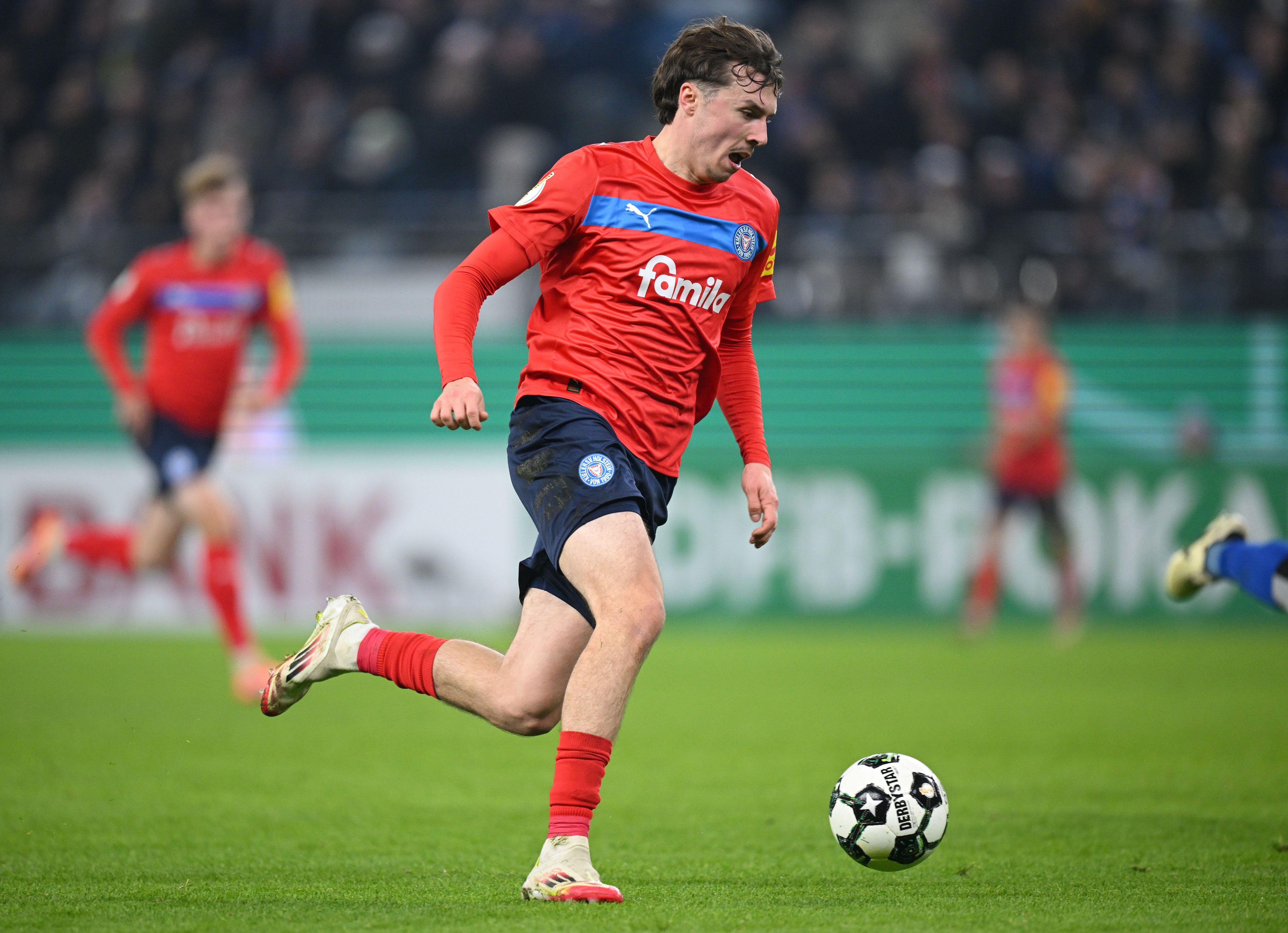Hamburger SV v Holstein Kiel - DFB Cup: Round of 16