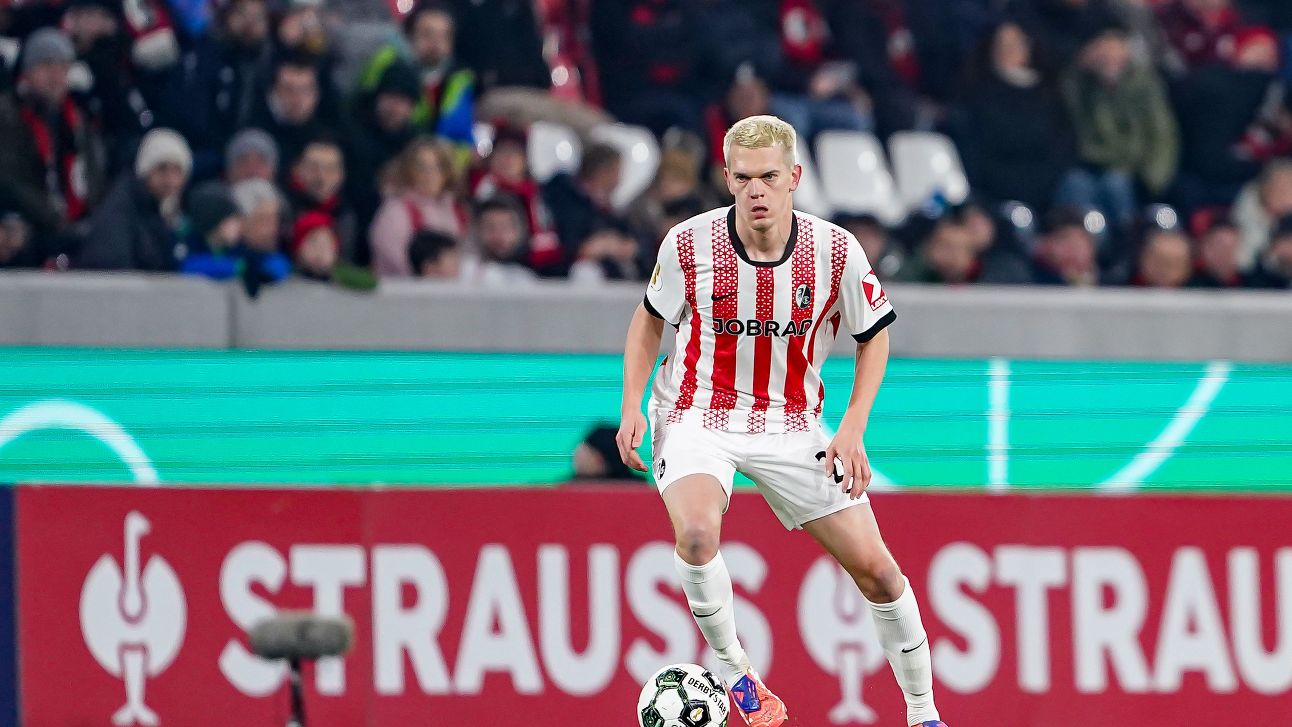 Sport-Club Freiburg v SV Darmstadt 98 - DFB Cup: Round of 16
