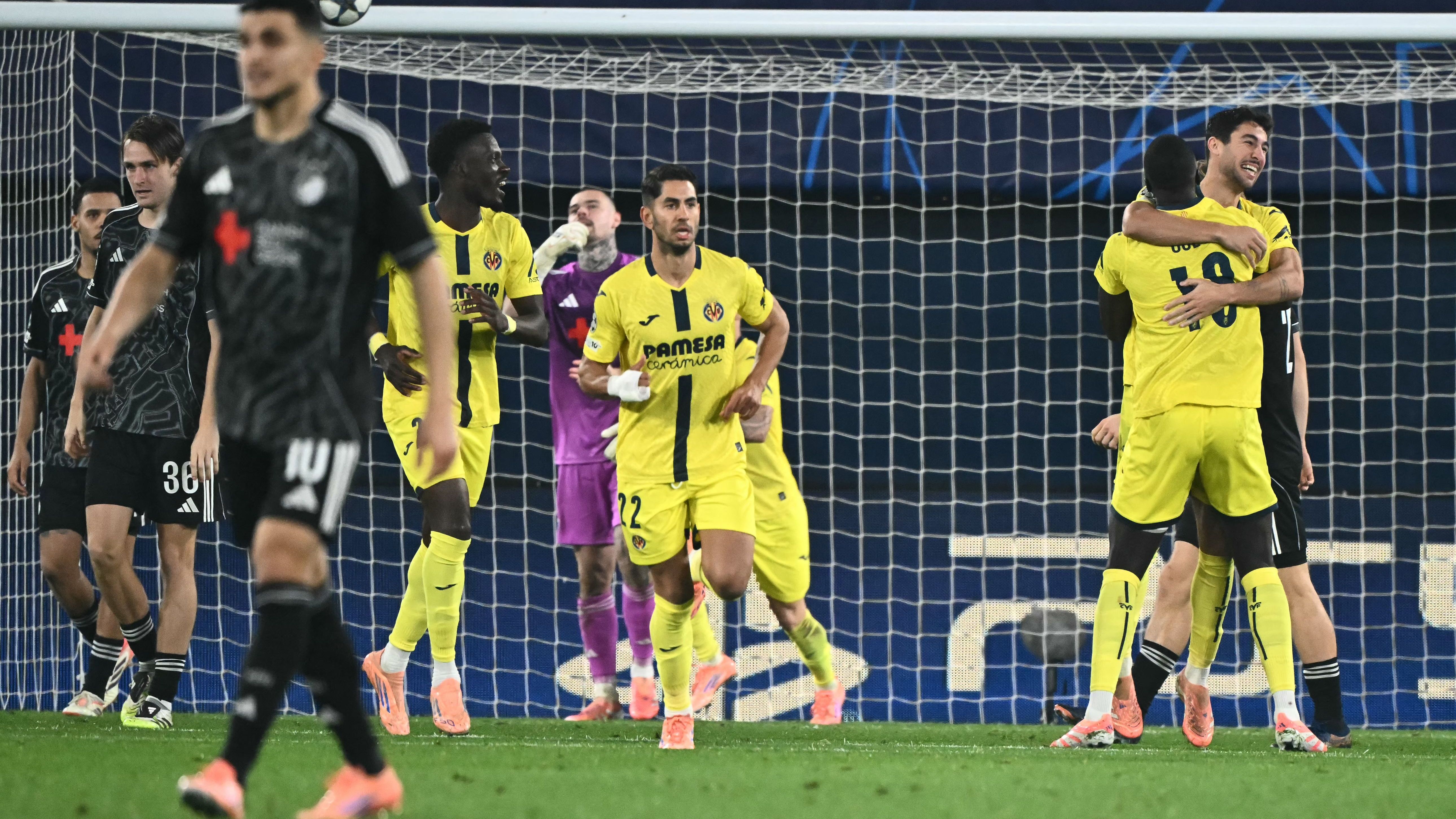 TOPSHOT-FBL-EUR-C1-VILLARREAL-COPENHAGEN