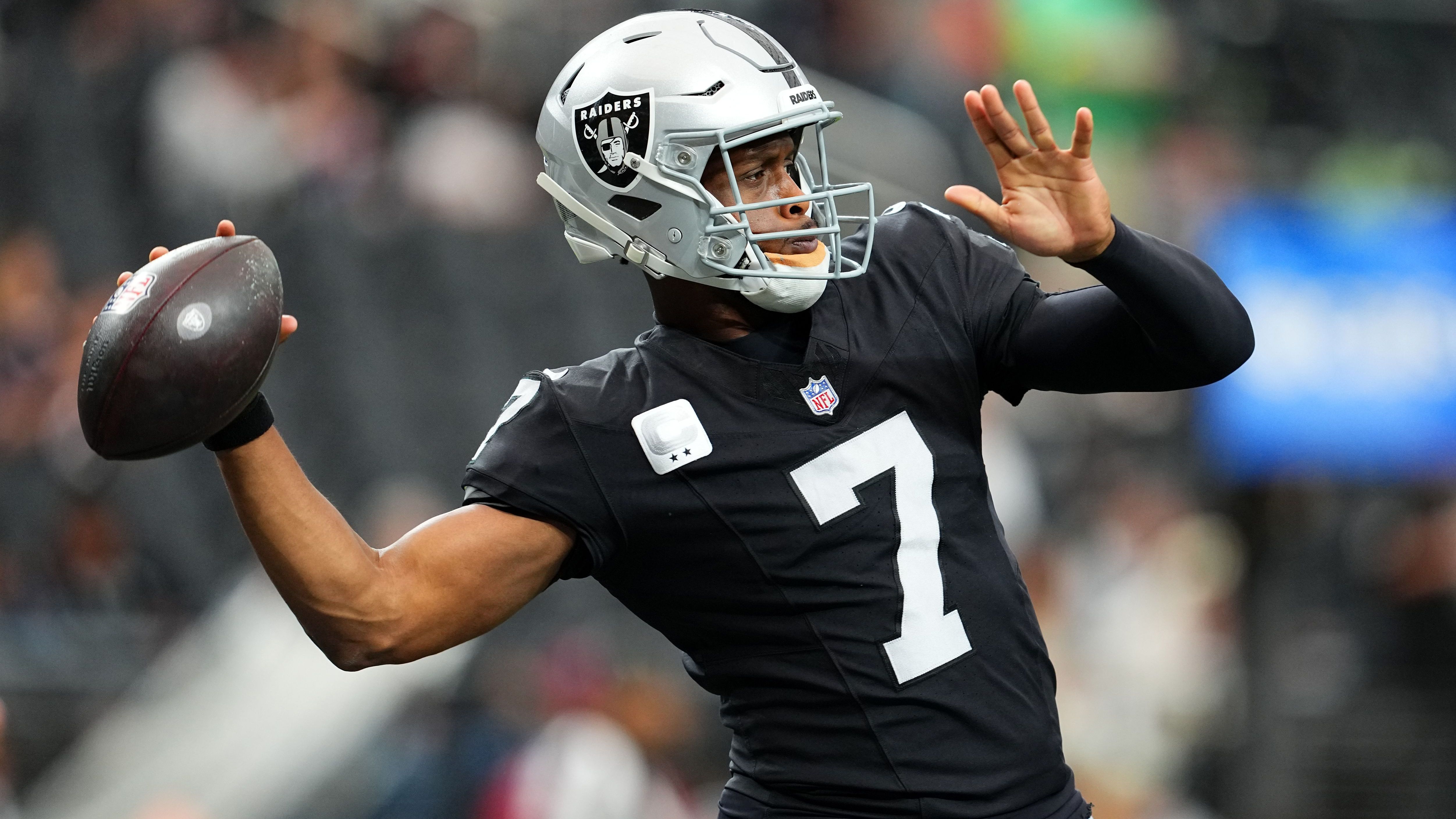 Denver Broncos v Las Vegas Raiders - NFL 2025