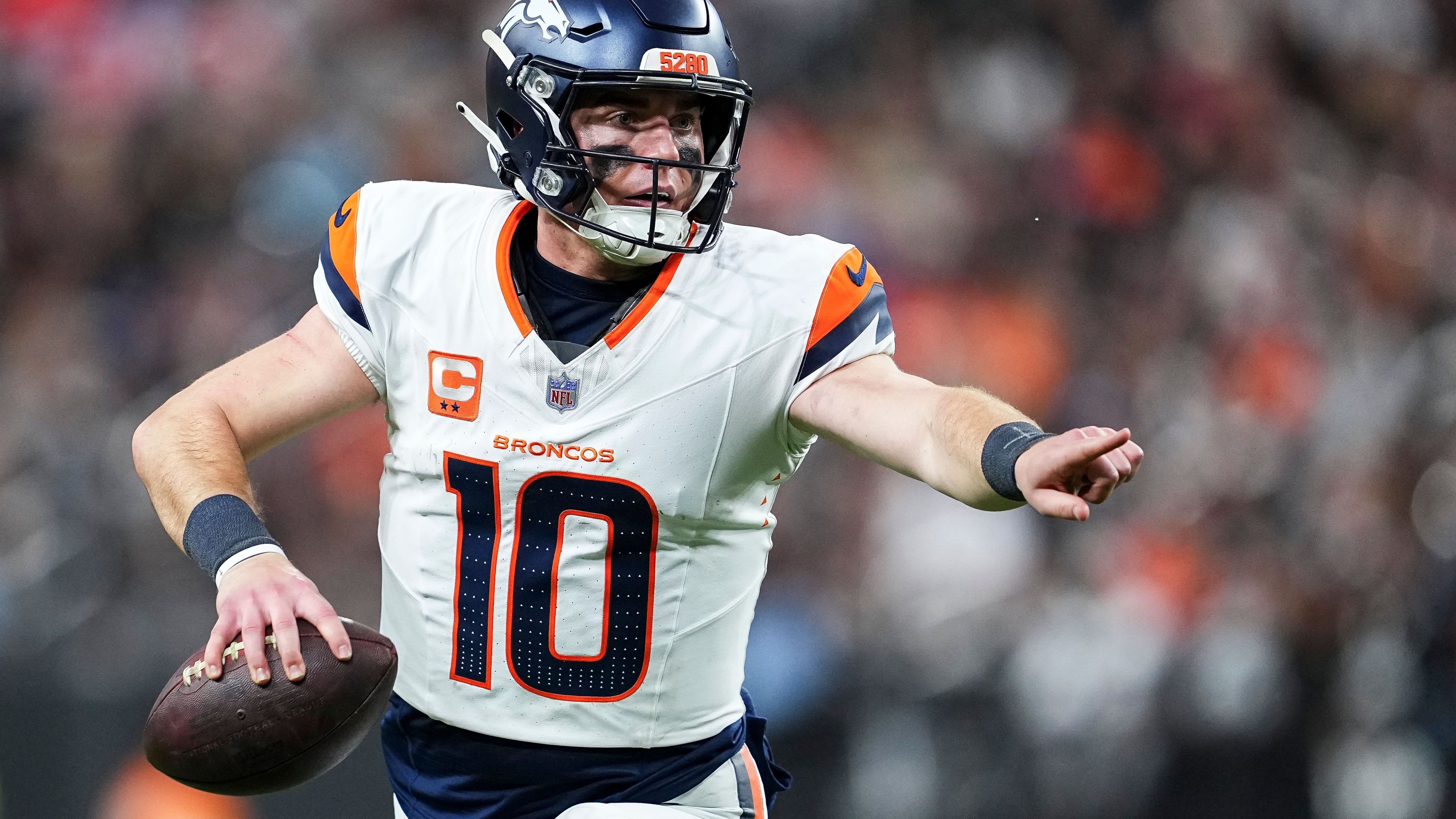 Denver Broncos v Las Vegas Raiders - NFL 2025