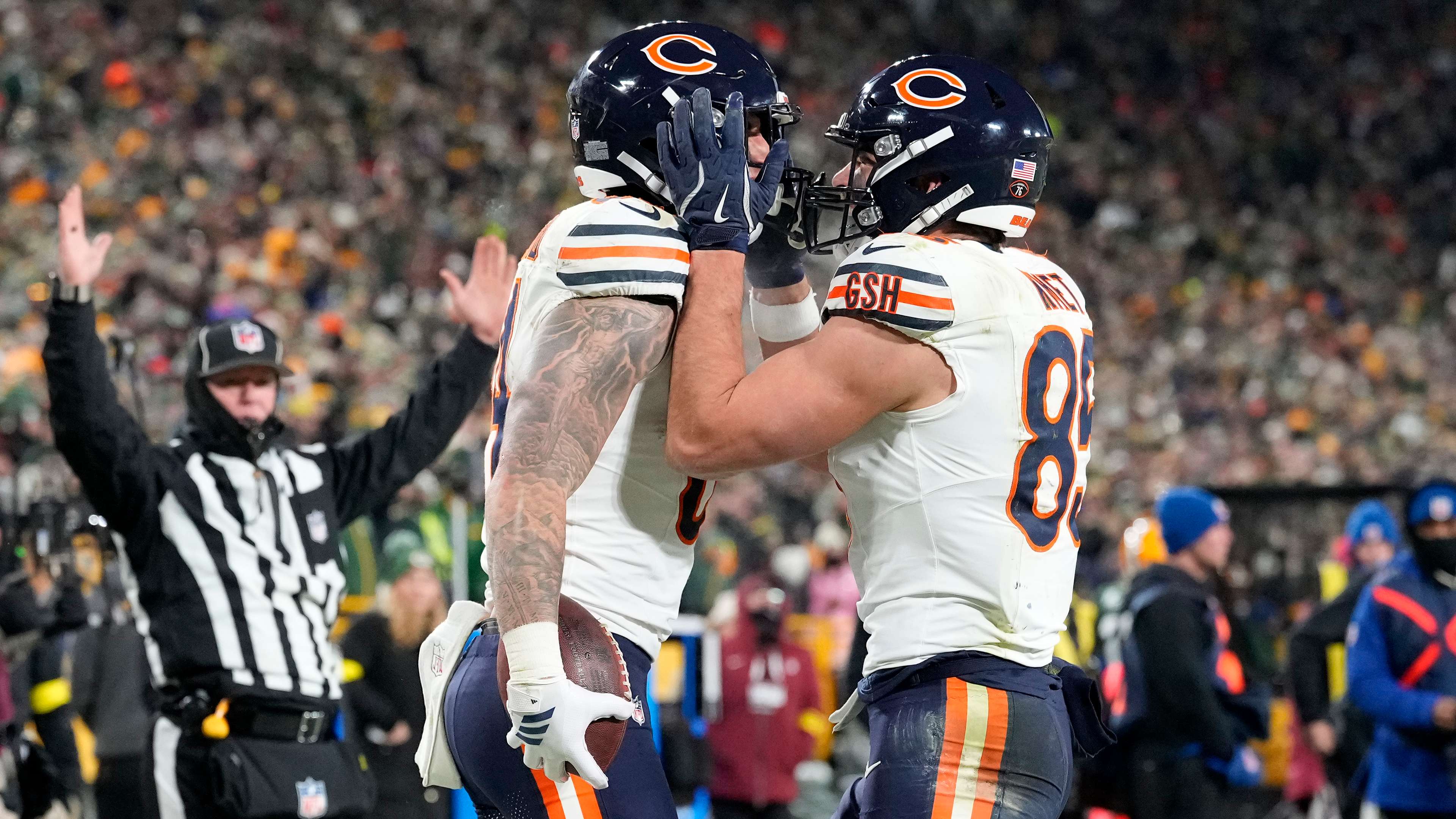 Chicago Bears v Green Bay Packers - NFL 2025