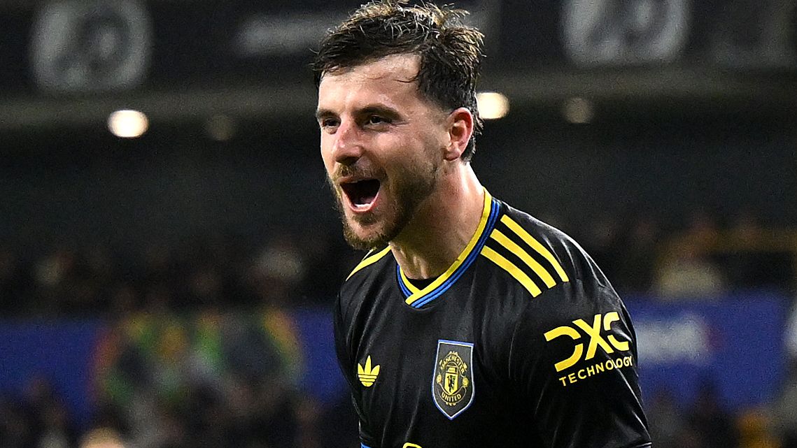 Wolverhampton Wanderers v Manchester United - Premier League