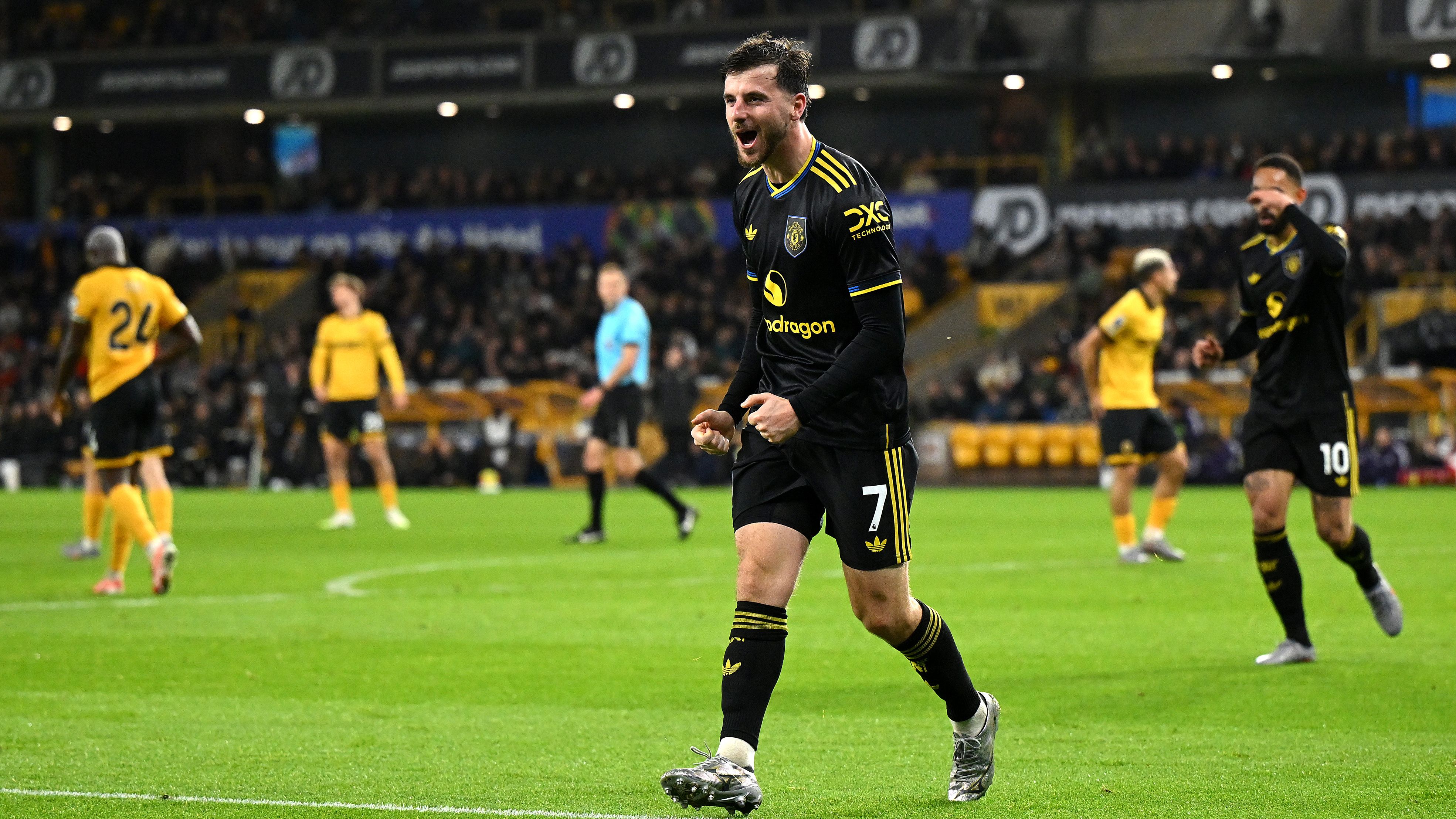 Wolverhampton Wanderers v Manchester United - Premier League