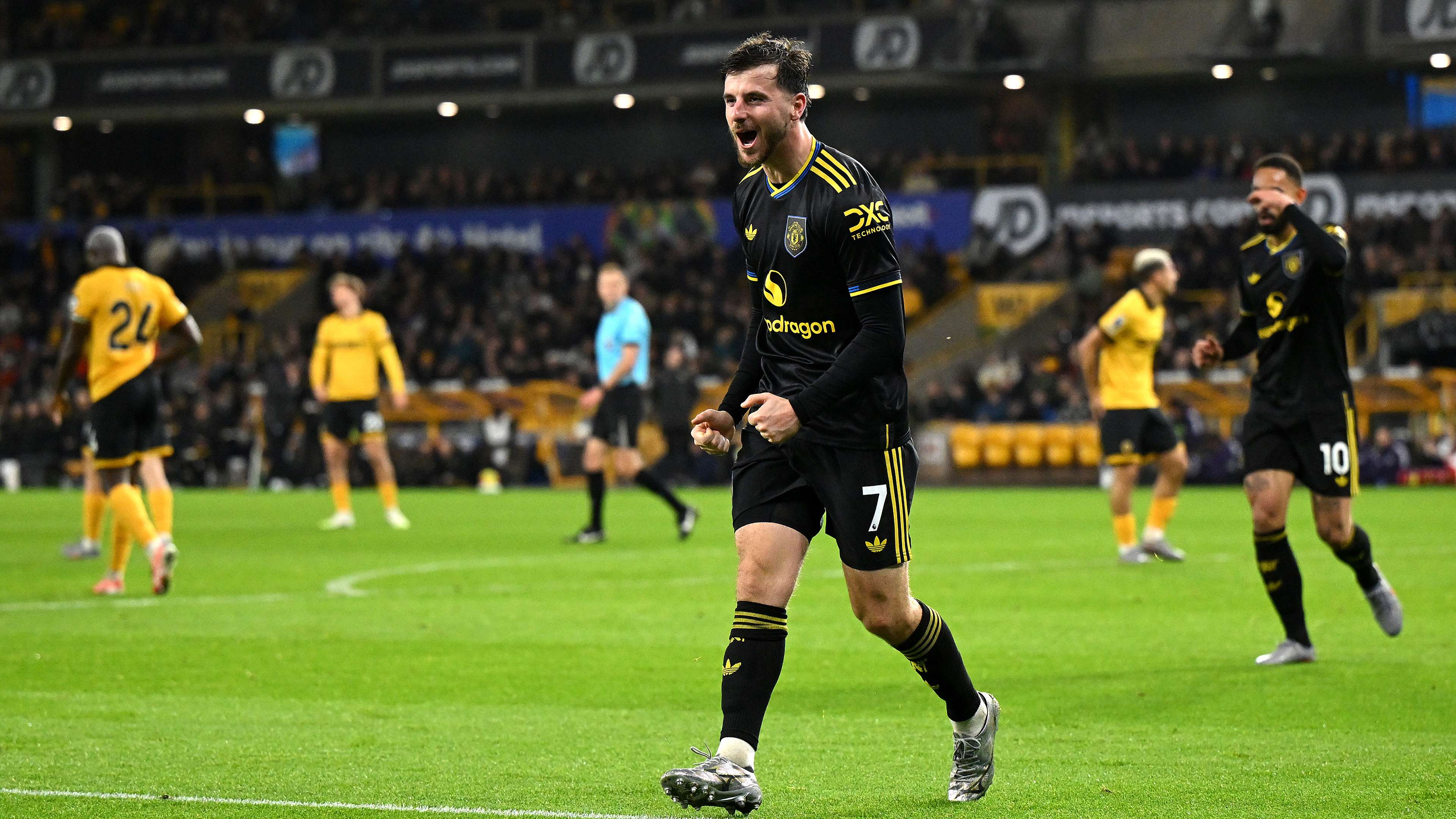 Wolverhampton Wanderers v Manchester United - Premier League