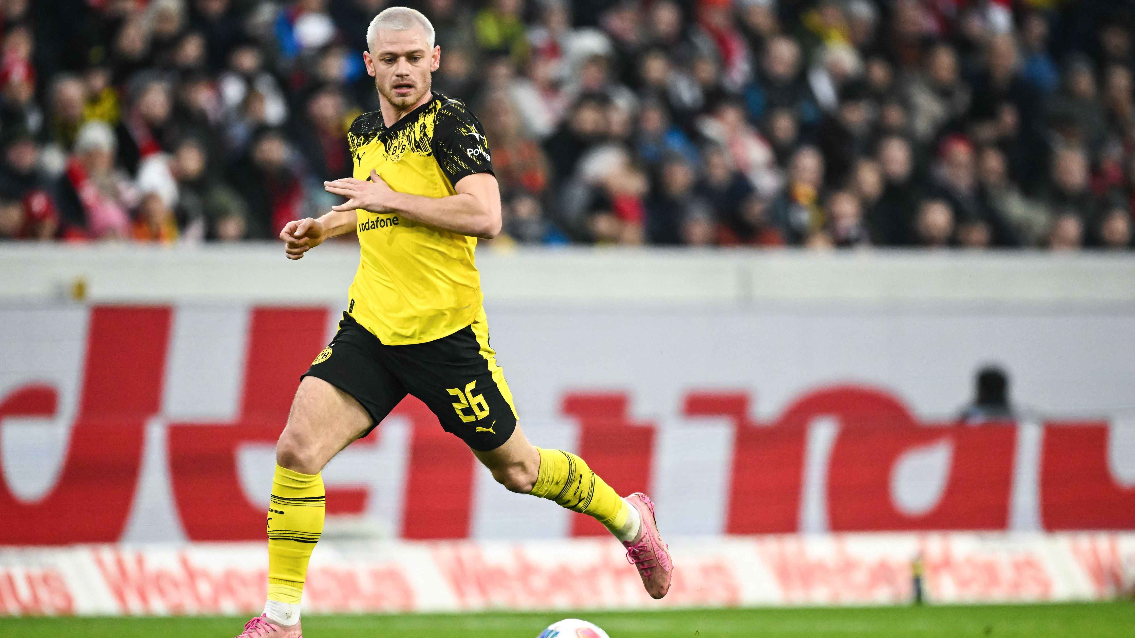 FBL-GER-BUNDESLIGA-FREIBURG-DORTMUND