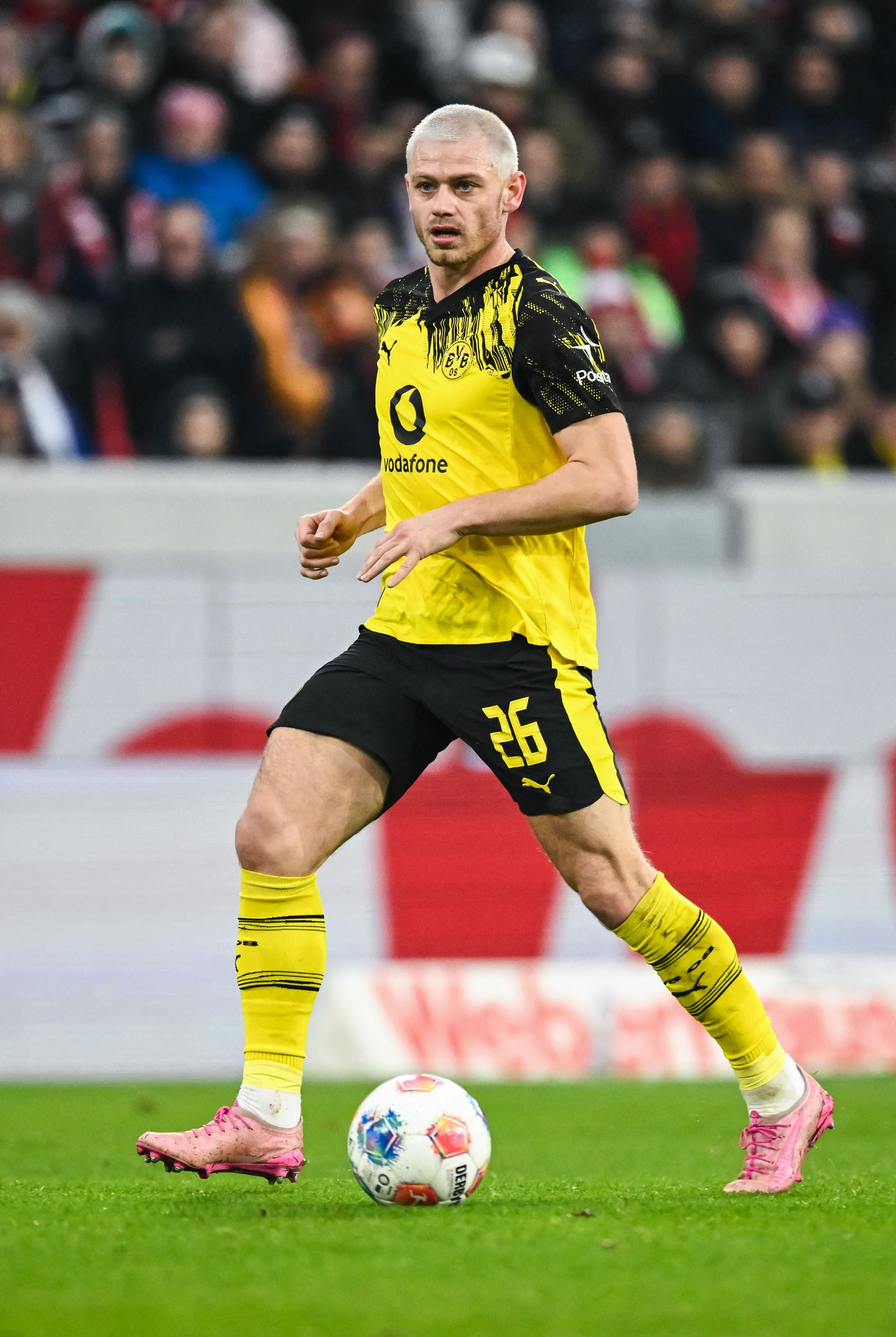 FBL-GER-BUNDESLIGA-FREIBURG-DORTMUND