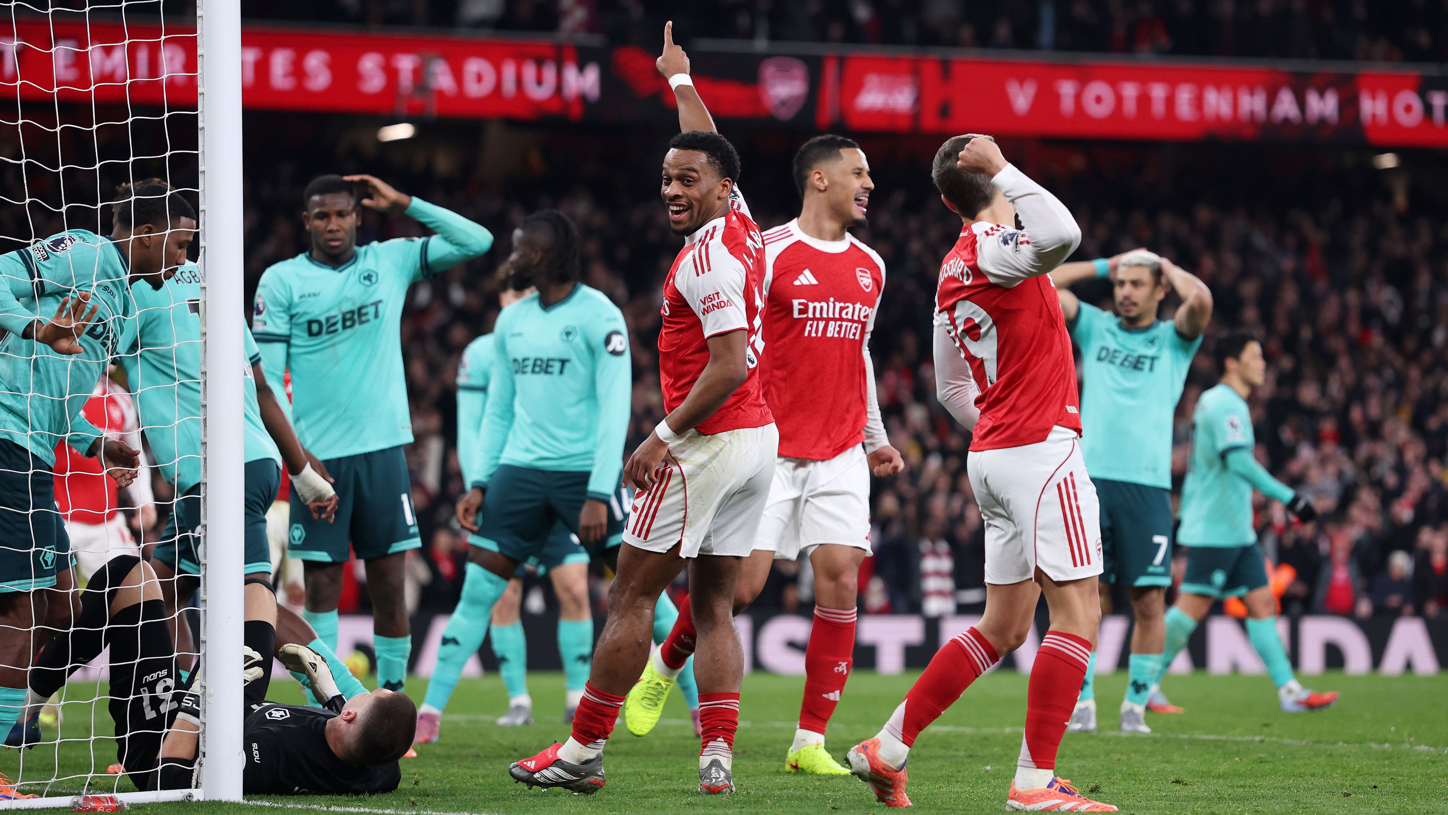 Arsenal v Wolverhampton Wanderers - Premier League