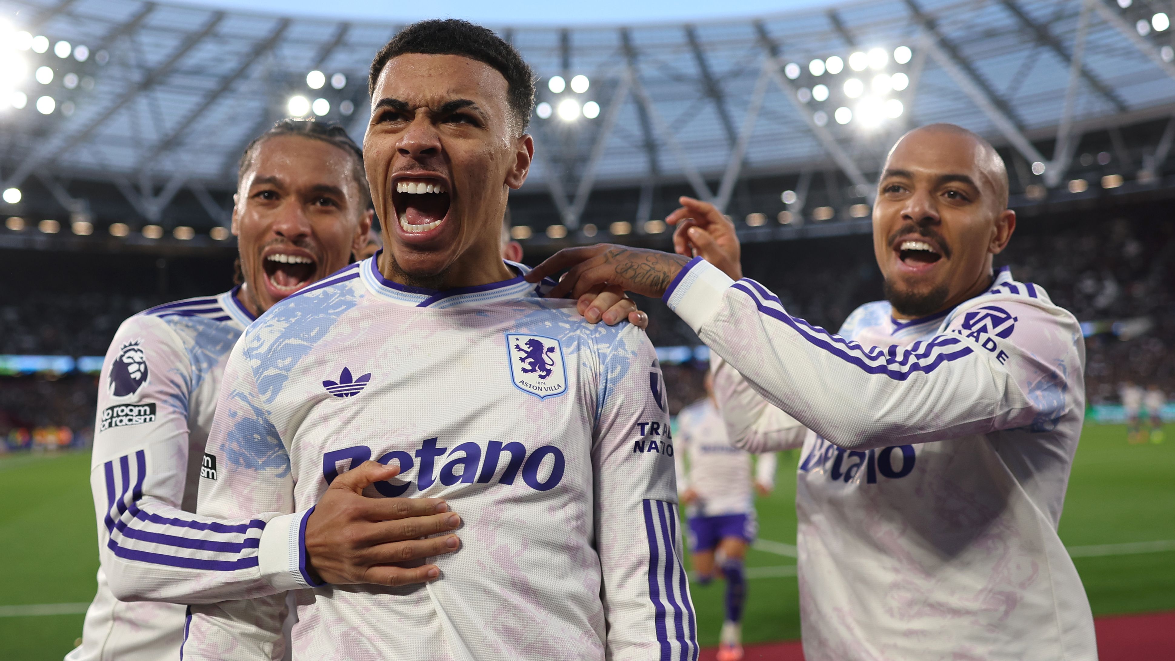 West Ham United v Aston Villa - Premier League