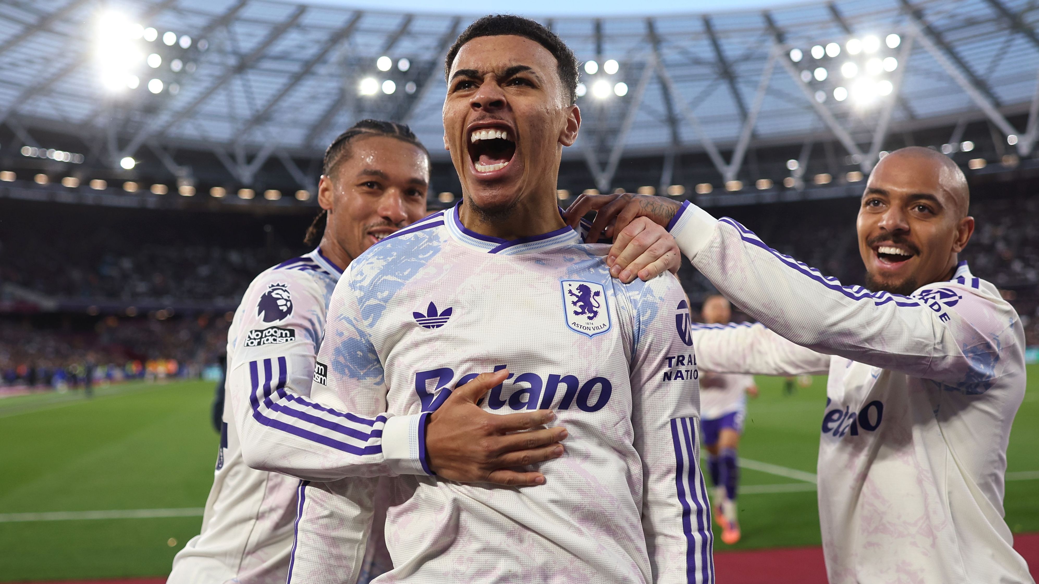 West Ham United v Aston Villa - Premier League