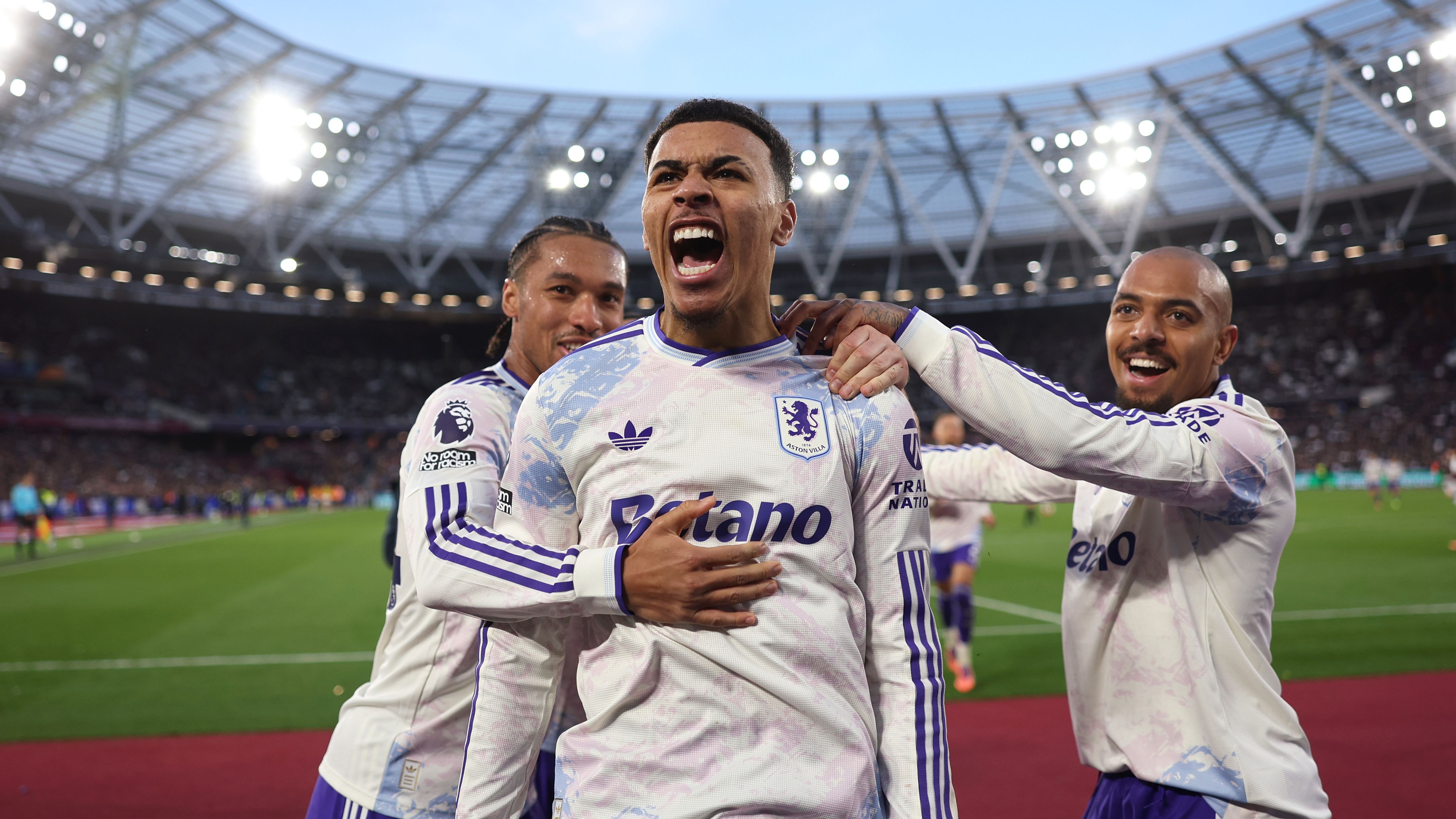 West Ham United v Aston Villa - Premier League