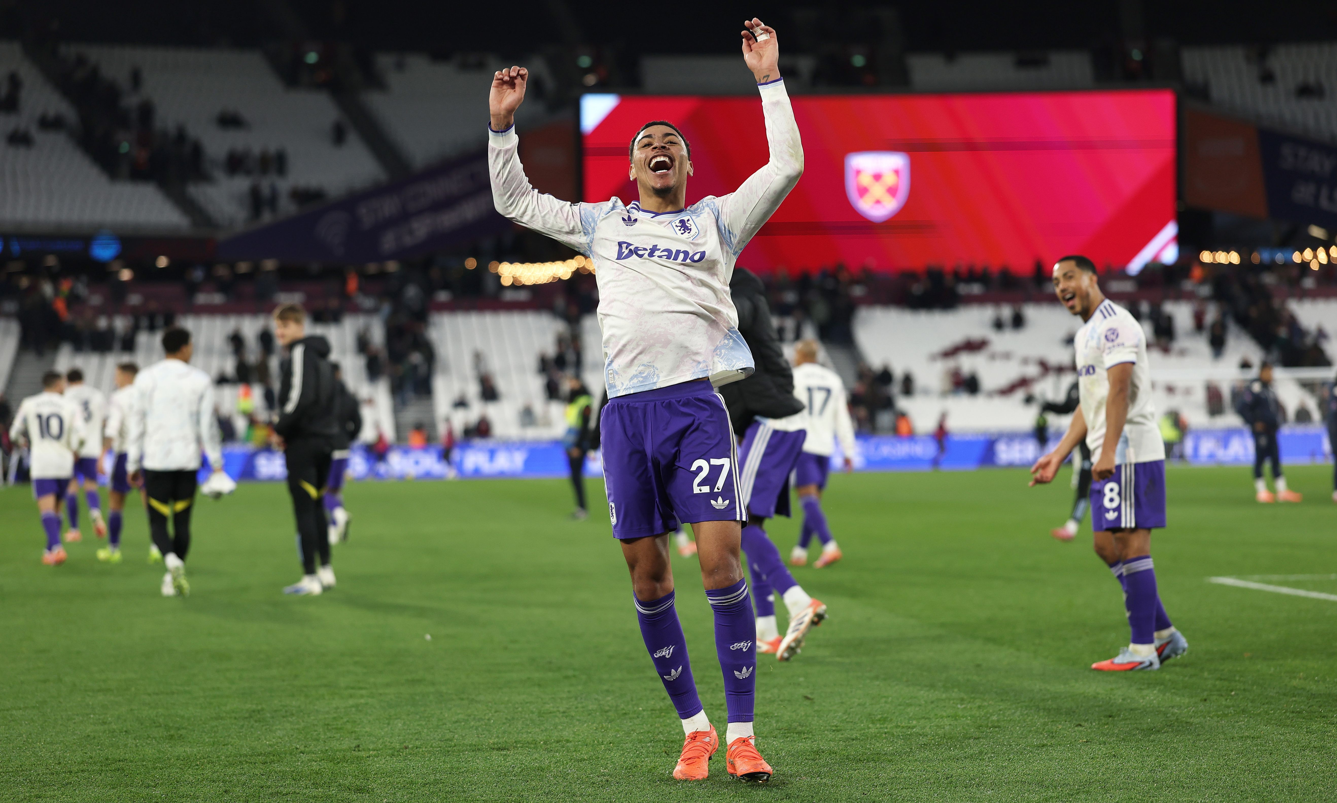 West Ham United v Aston Villa - Premier League