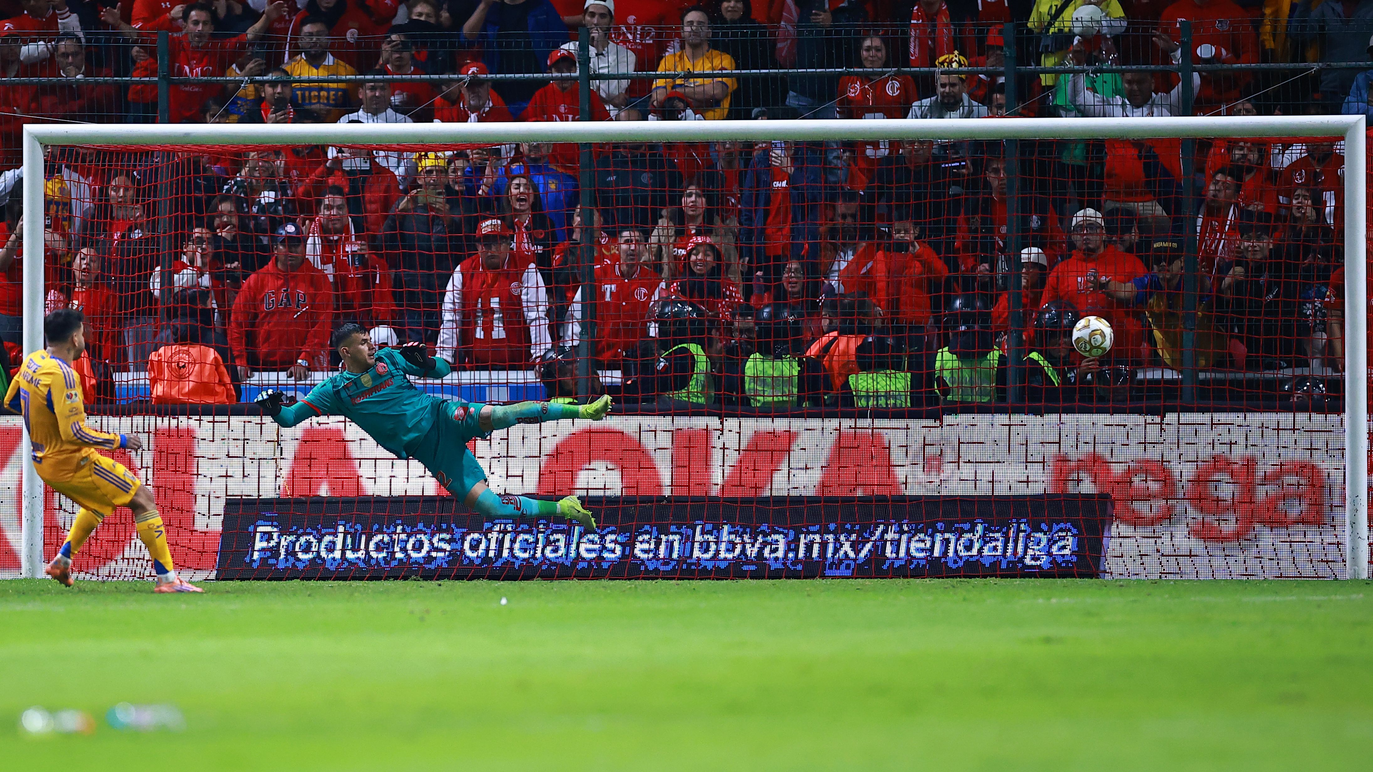 Toluca v Tigres UANL - Torneo Apertura 2025 Liga MX Final