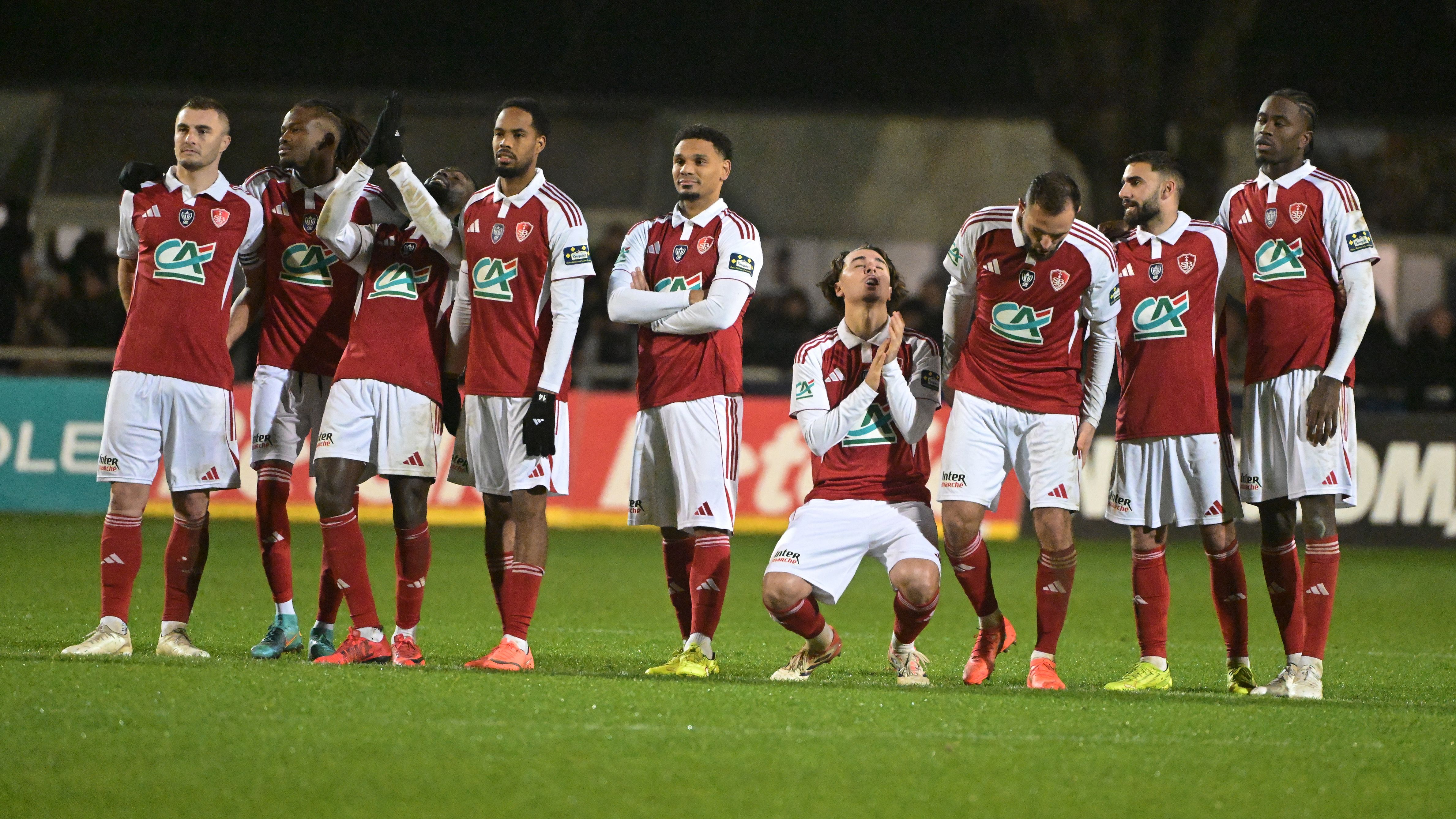 FBL-FRA-CUP-AVRANCHES-BREST