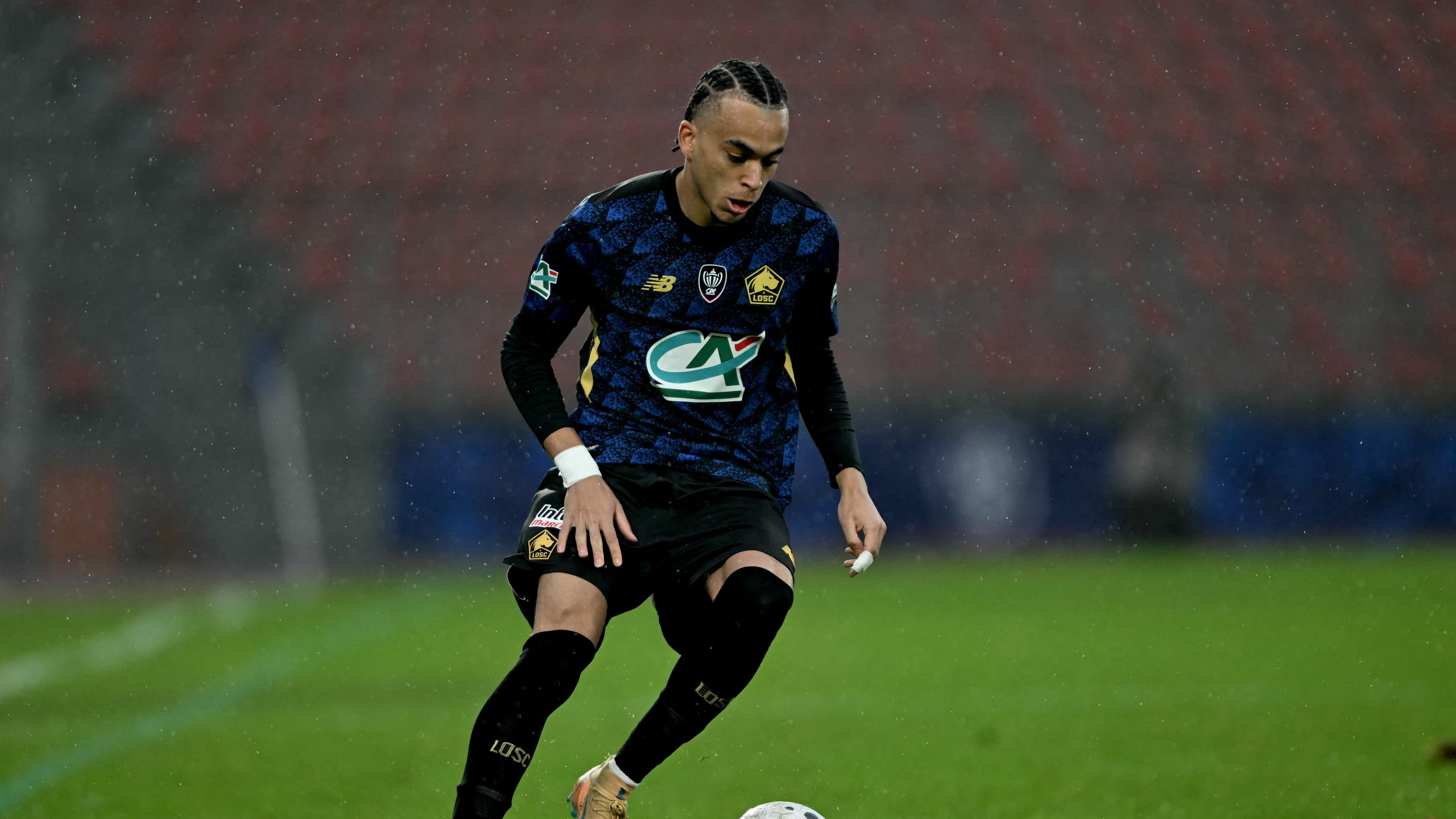 FBL-FRA-CUP-LUSITANOS-LILLE