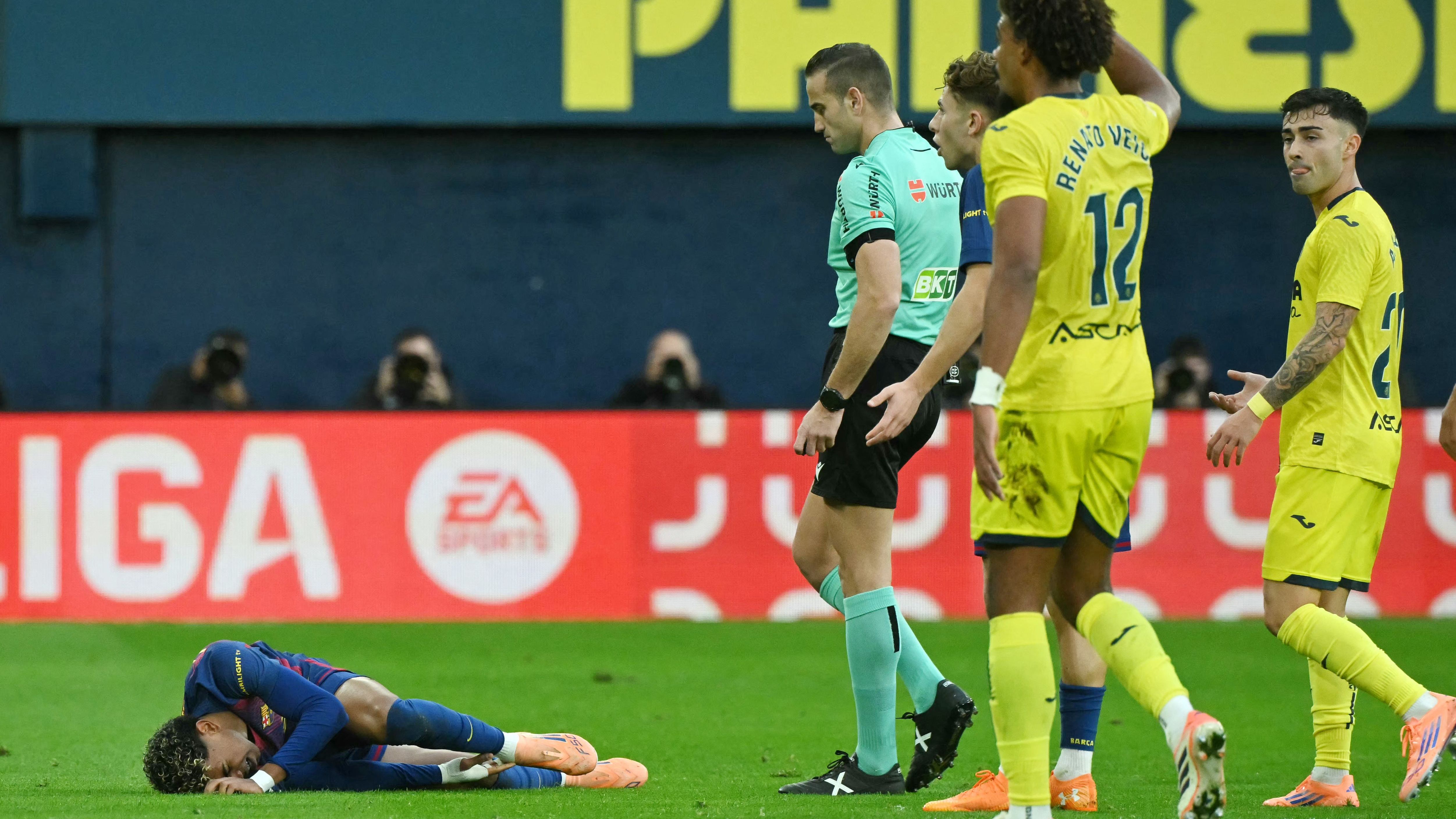 FBL-ESP-LIGA-VILLARREAL-BARCELONA