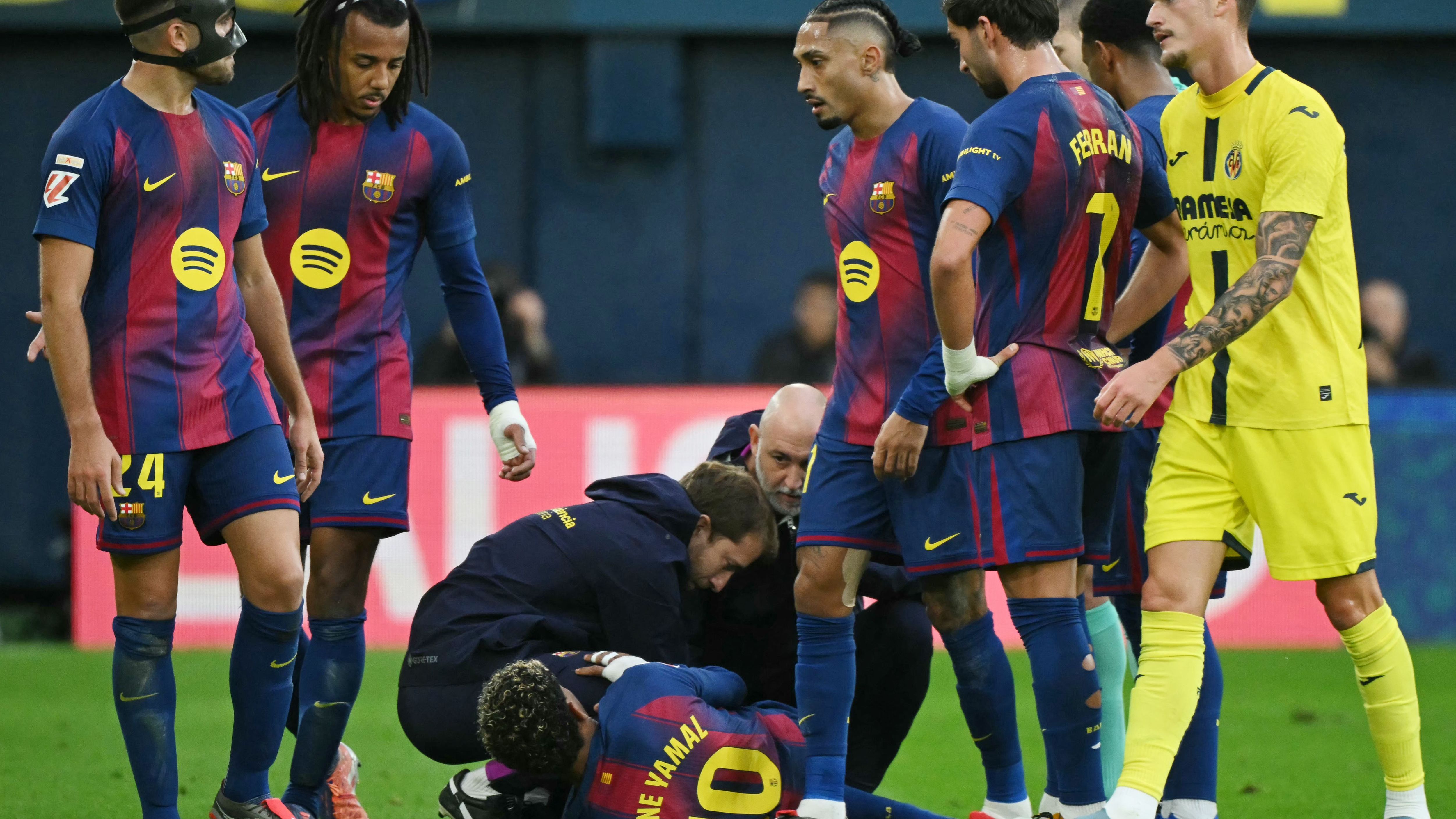 FBL-ESP-LIGA-VILLARREAL-BARCELONA