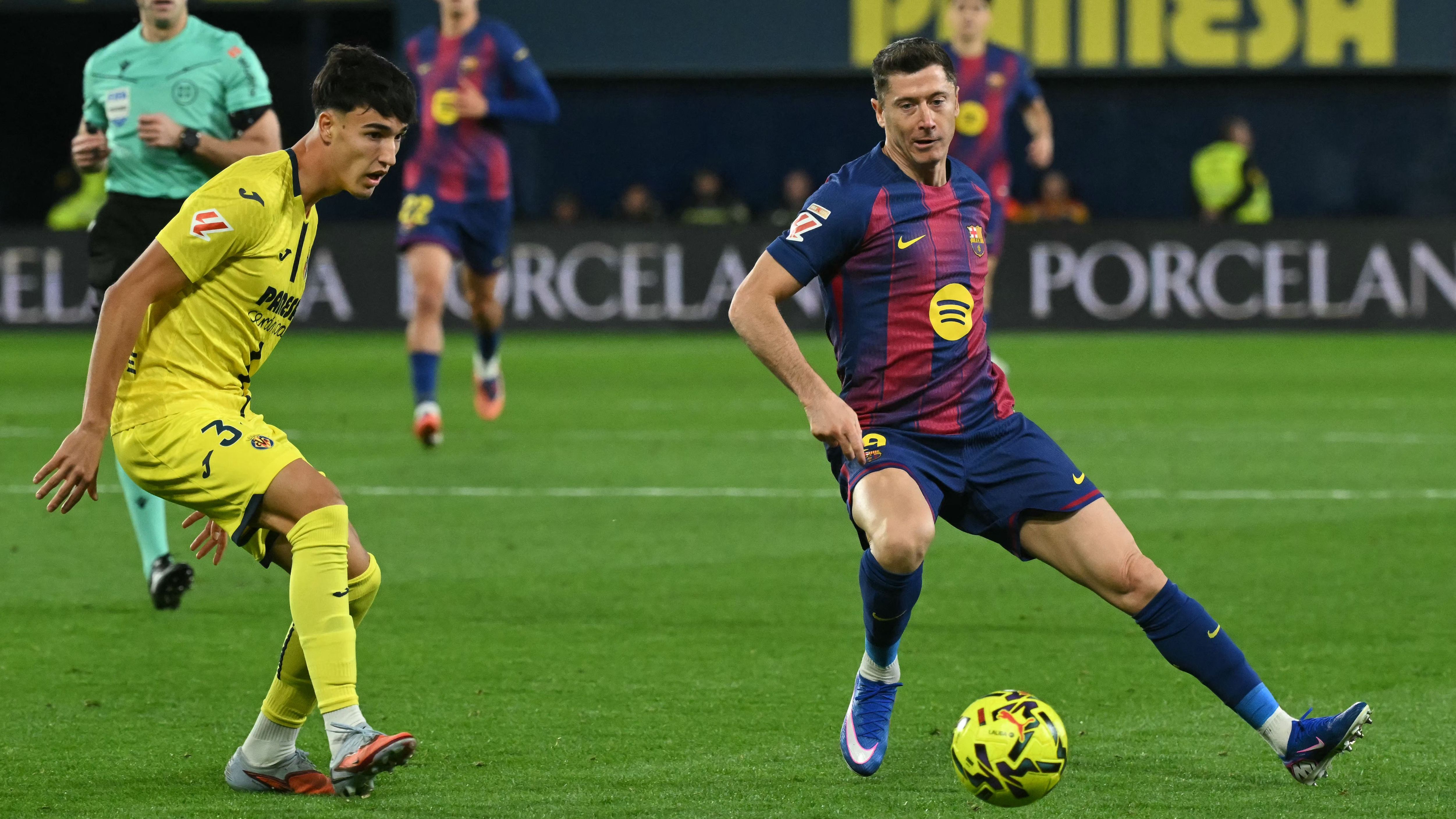 FBL-ESP-LIGA-VILLARREAL-BARCELONA