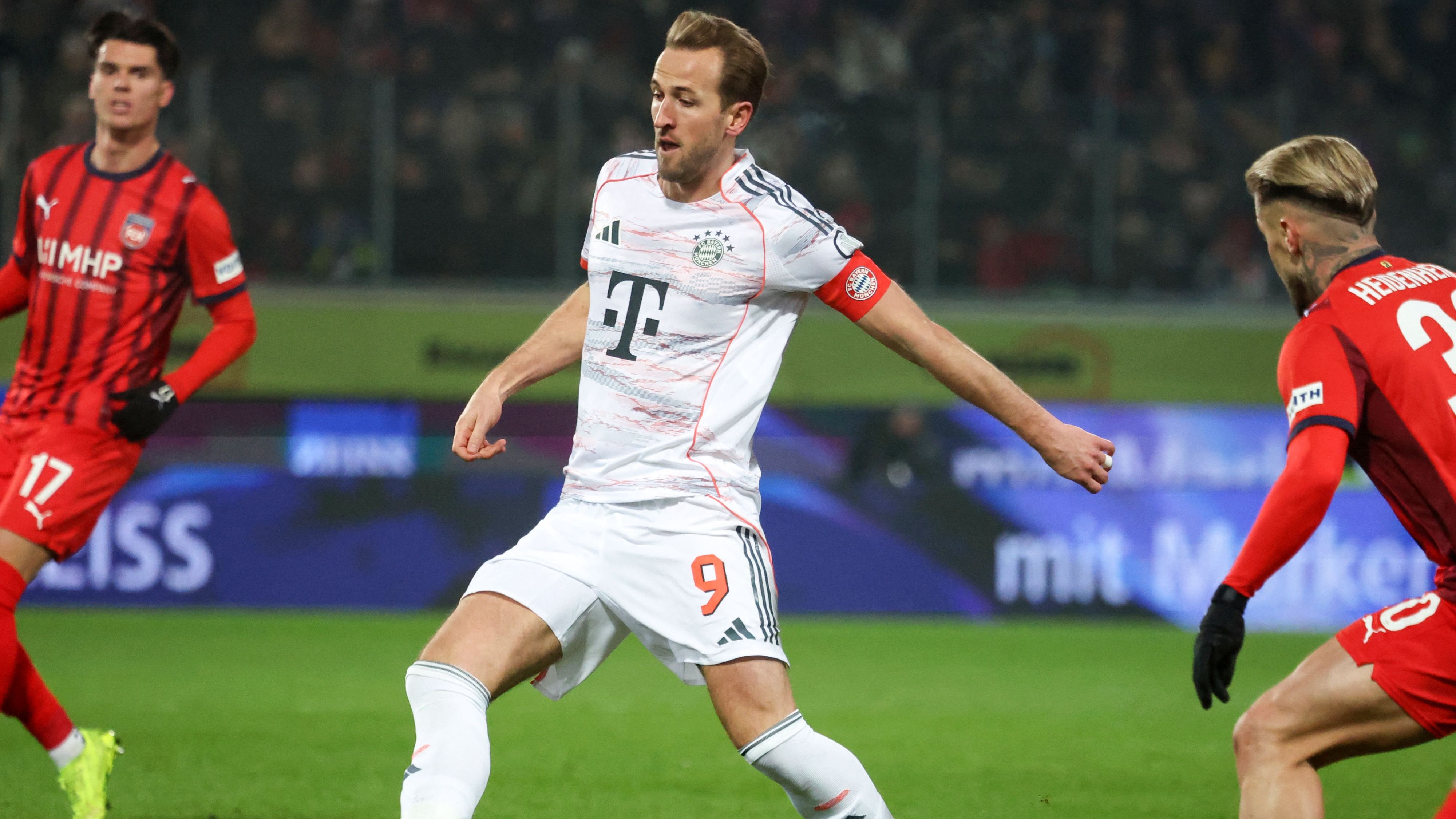 FBL-GER-BUNDESLIGA-HEIDENHEIM-BAYERN MUNICH