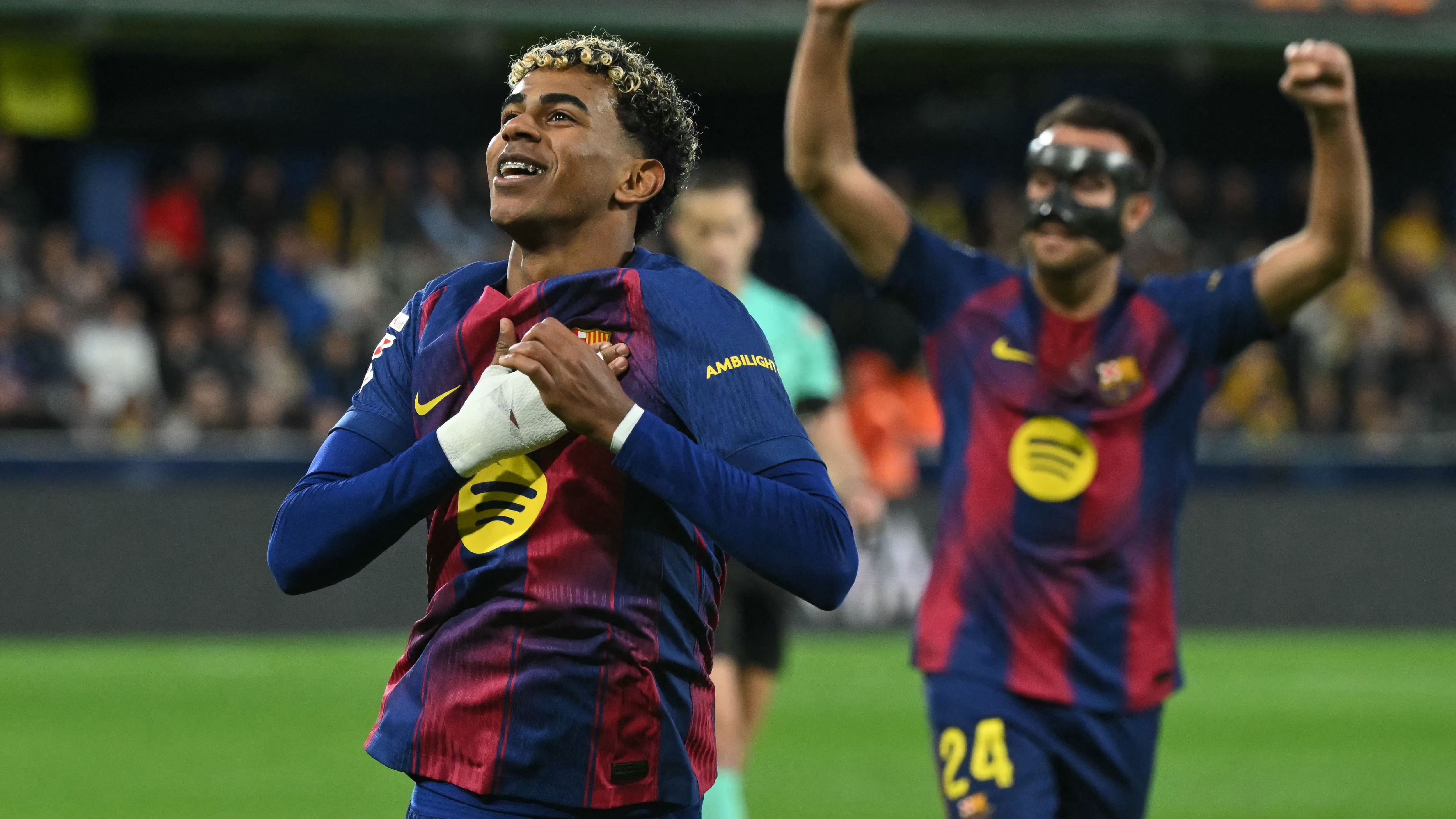 TOPSHOT-FBL-ESP-LIGA-VILLARREAL-BARCELONA