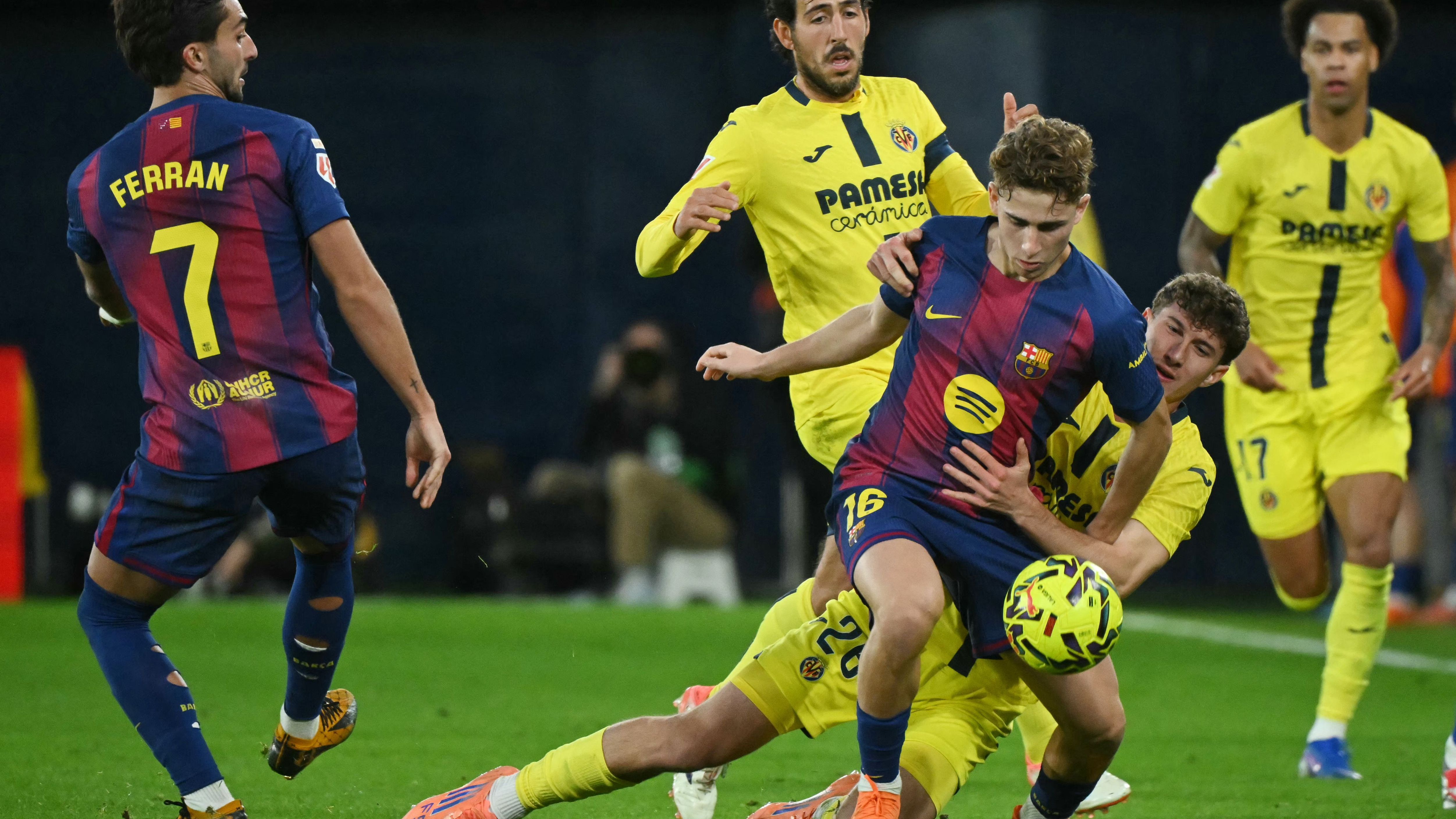 FBL-ESP-LIGA-VILLARREAL-BARCELONA