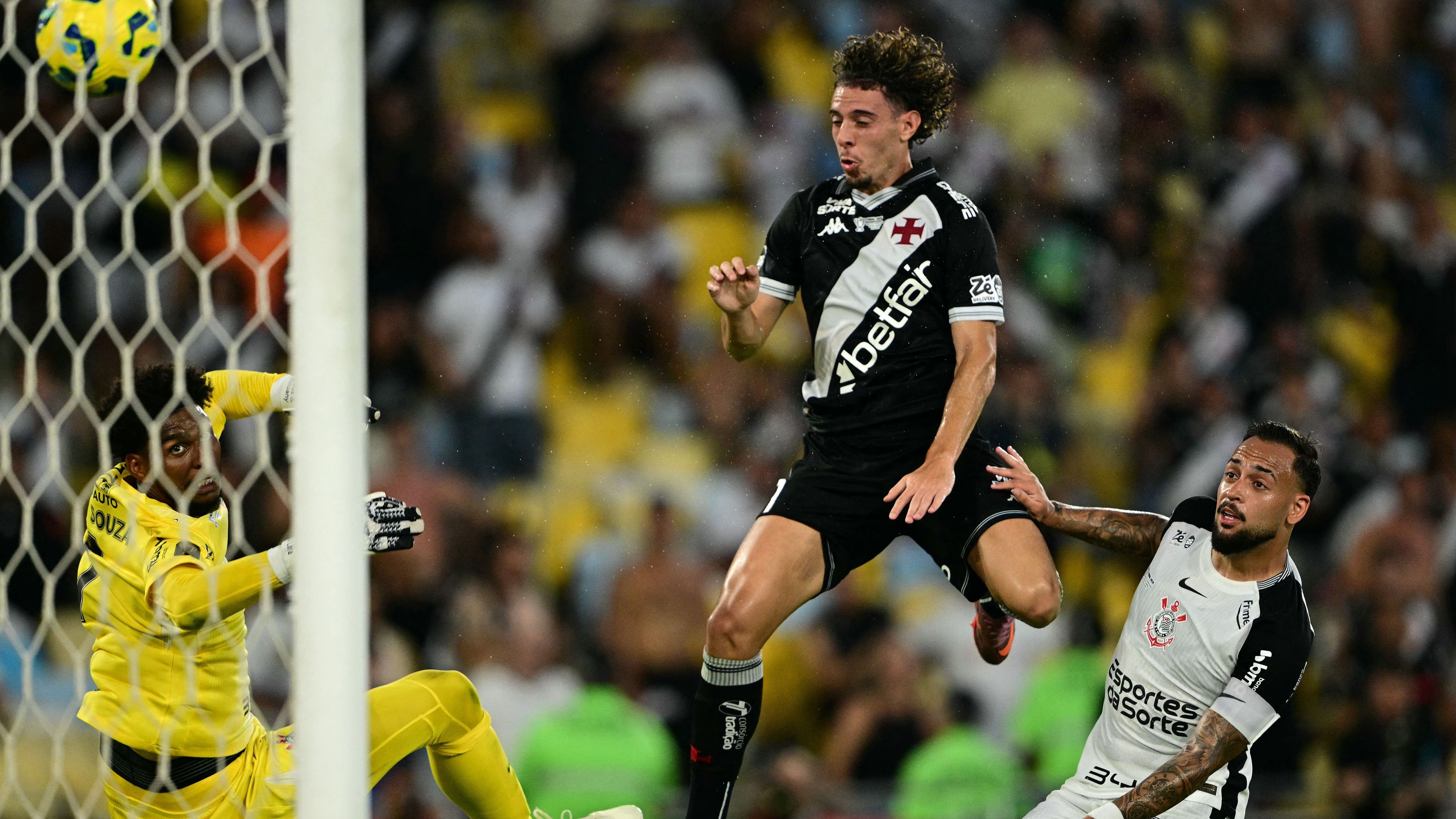 FBL-BRA-CUP-VASCO-CORINTHIANS