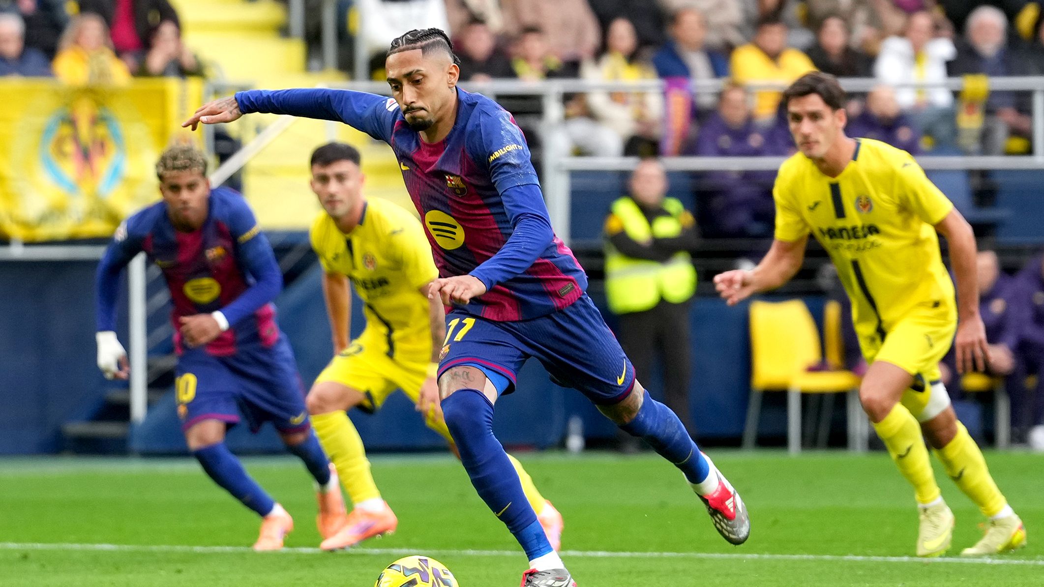 Villarreal CF v FC Barcelona - LaLiga EA Sports
