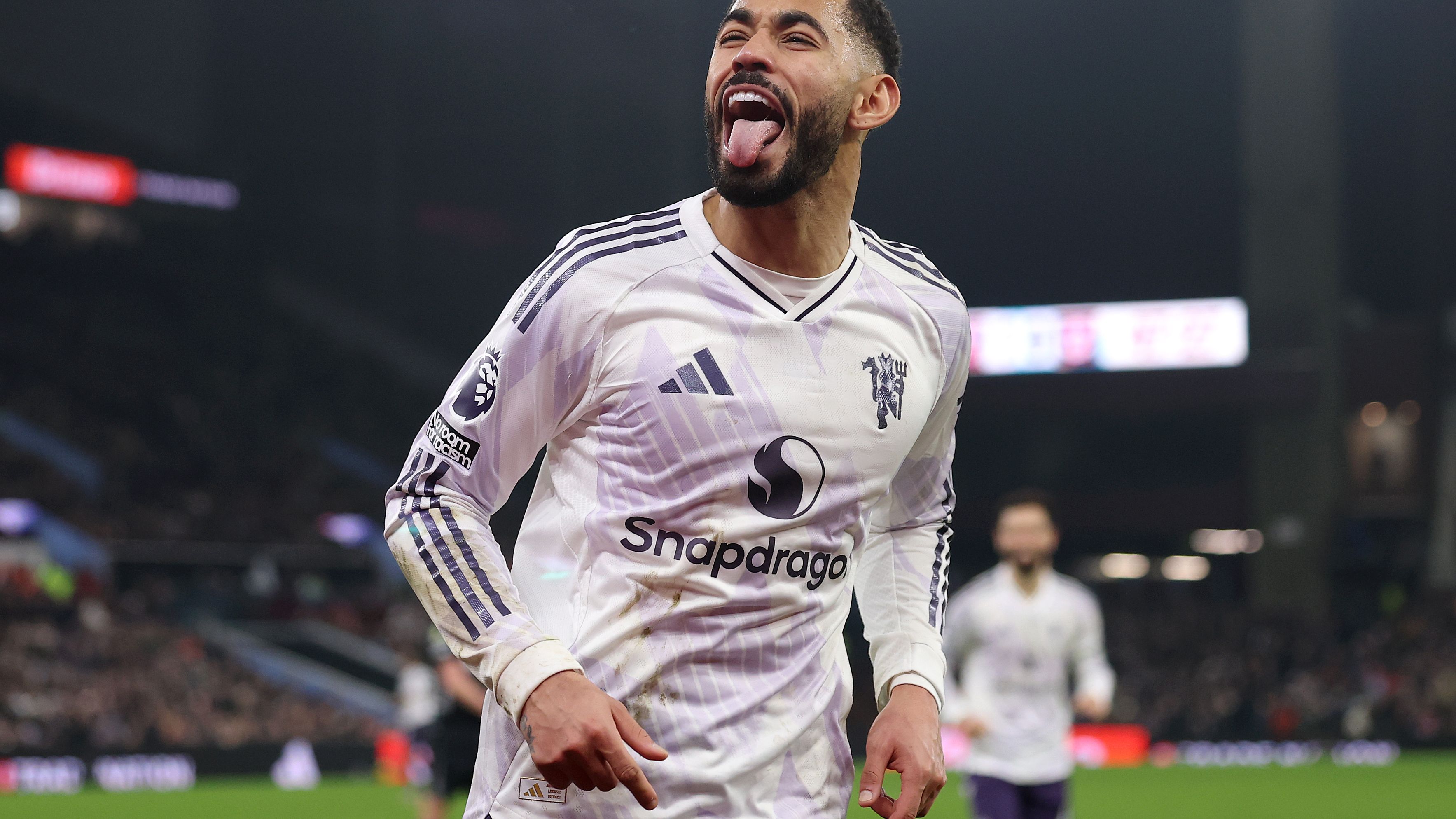 Aston Villa v Manchester United - Premier League