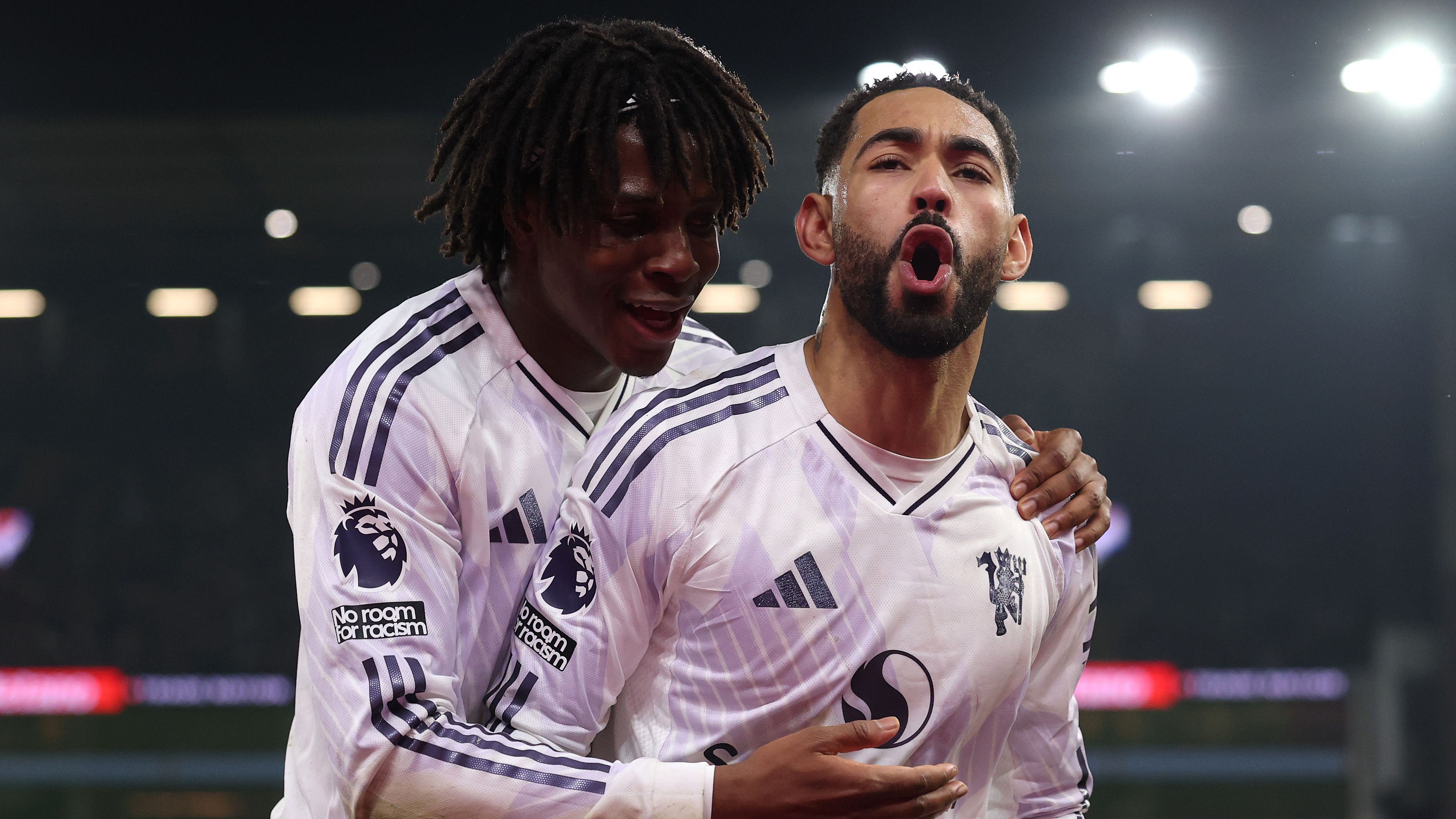 Aston Villa v Manchester United - Premier League