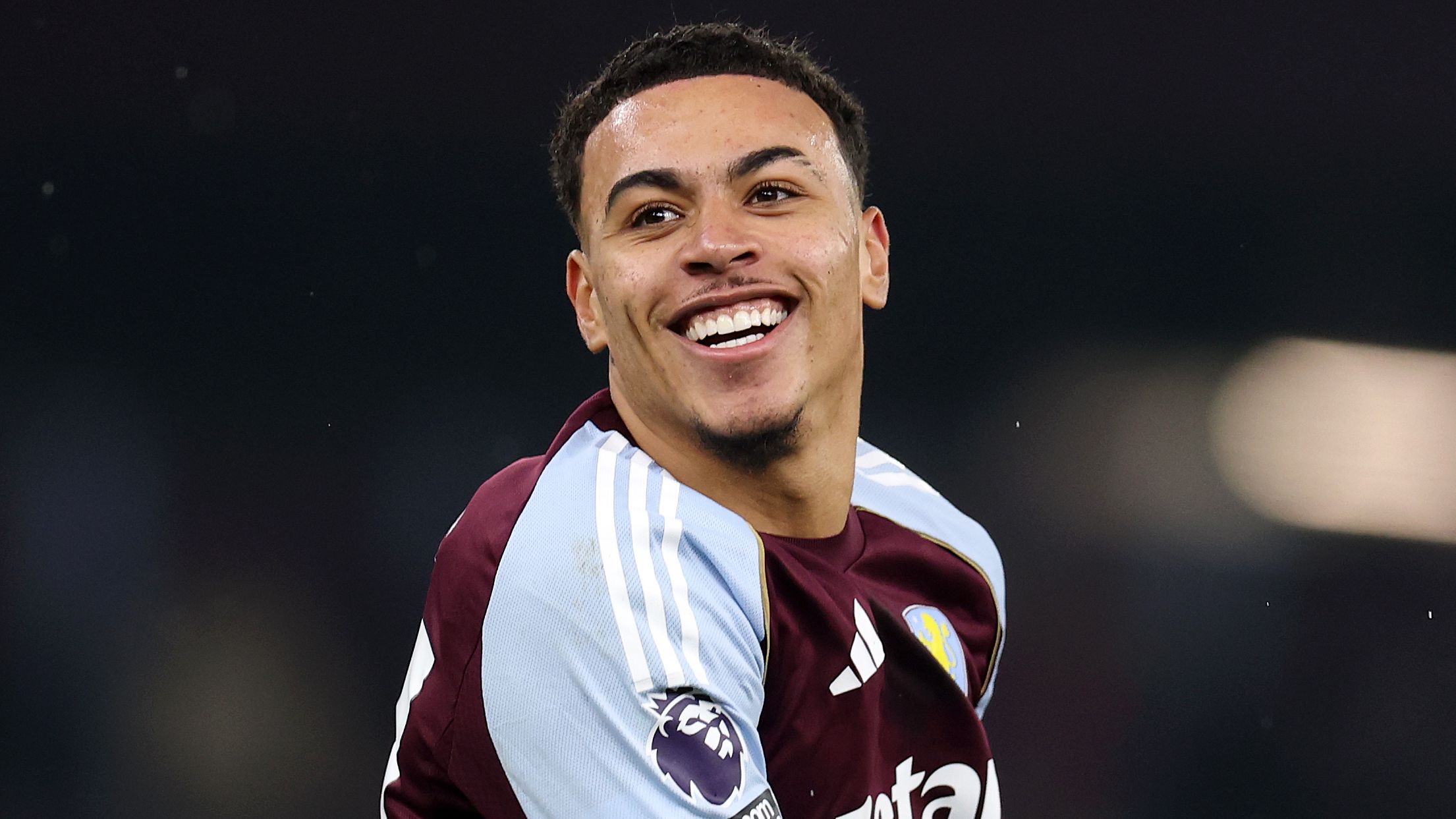 Aston Villa v Manchester United - Premier League