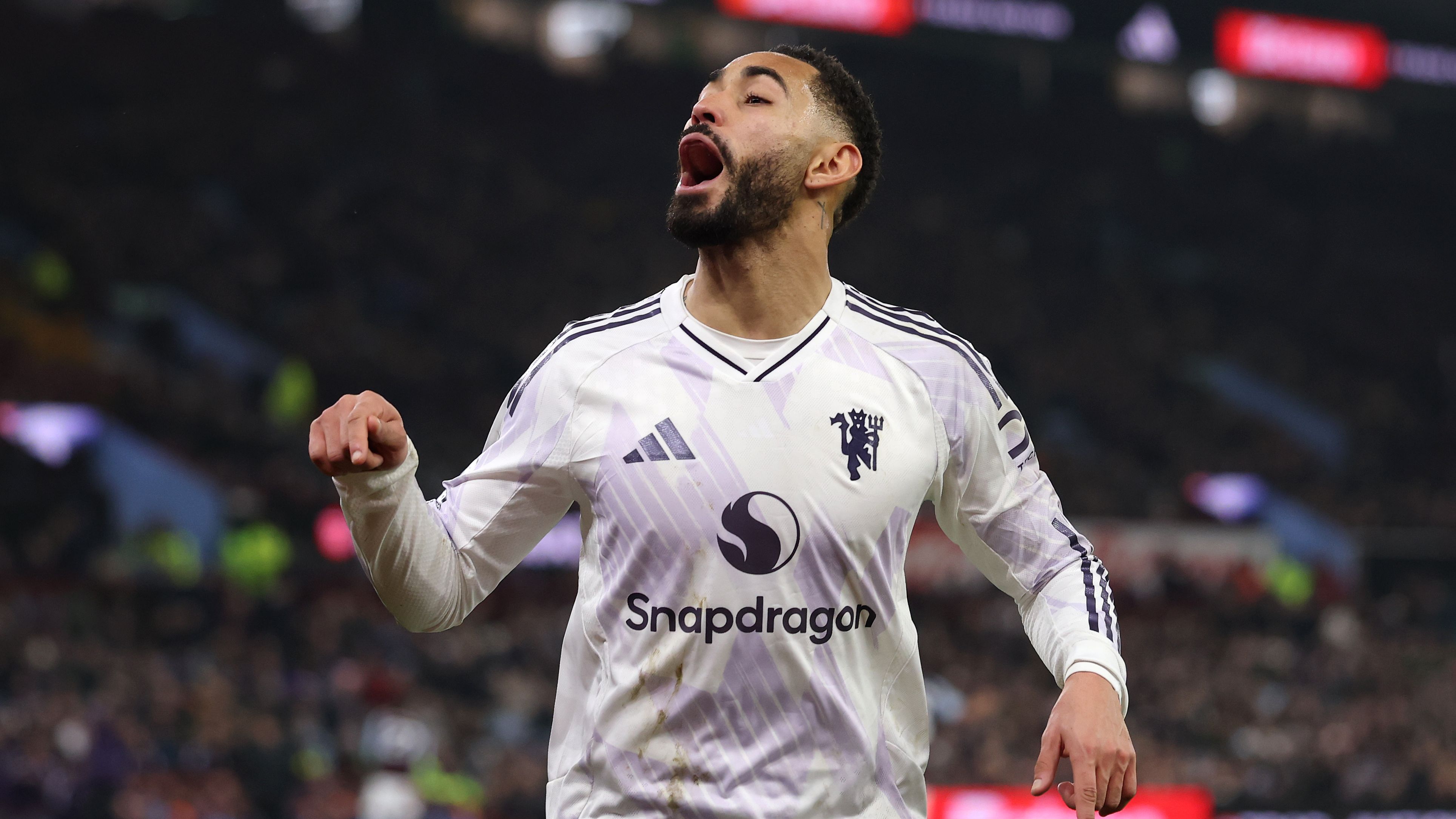 Aston Villa v Manchester United - Premier League