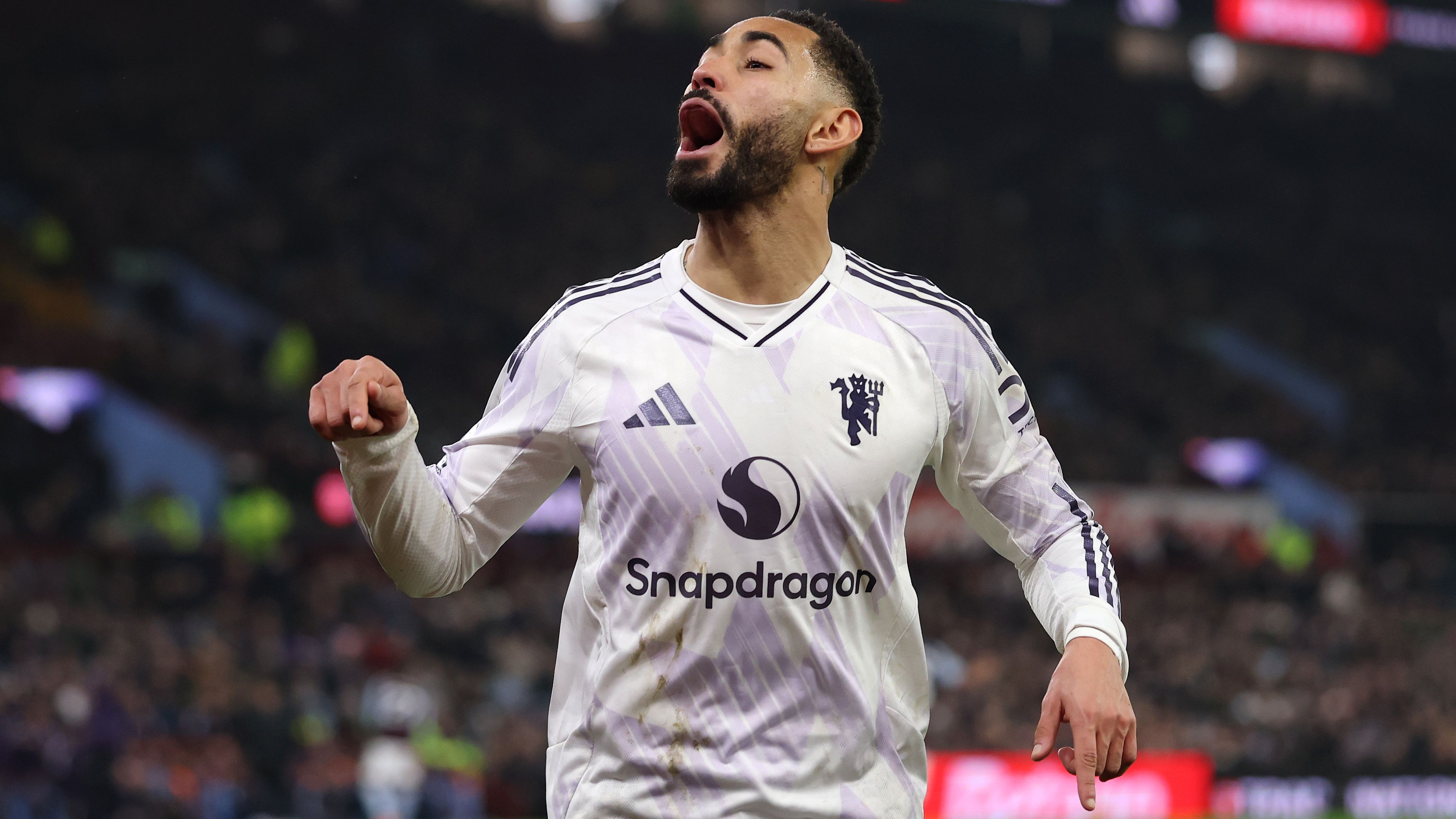 Aston Villa v Manchester United - Premier League