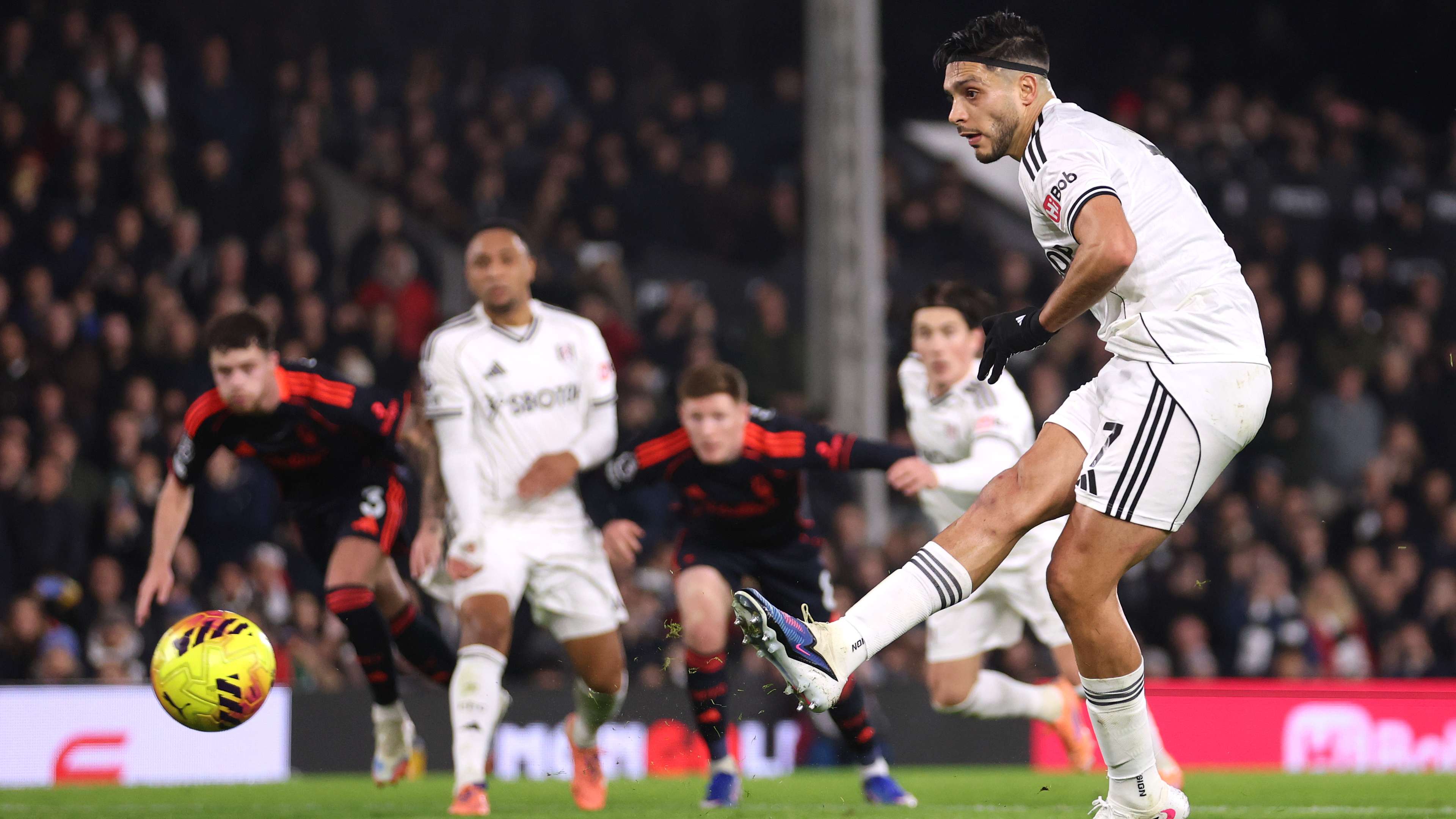 Fulham v Nottingham Forest - Premier League