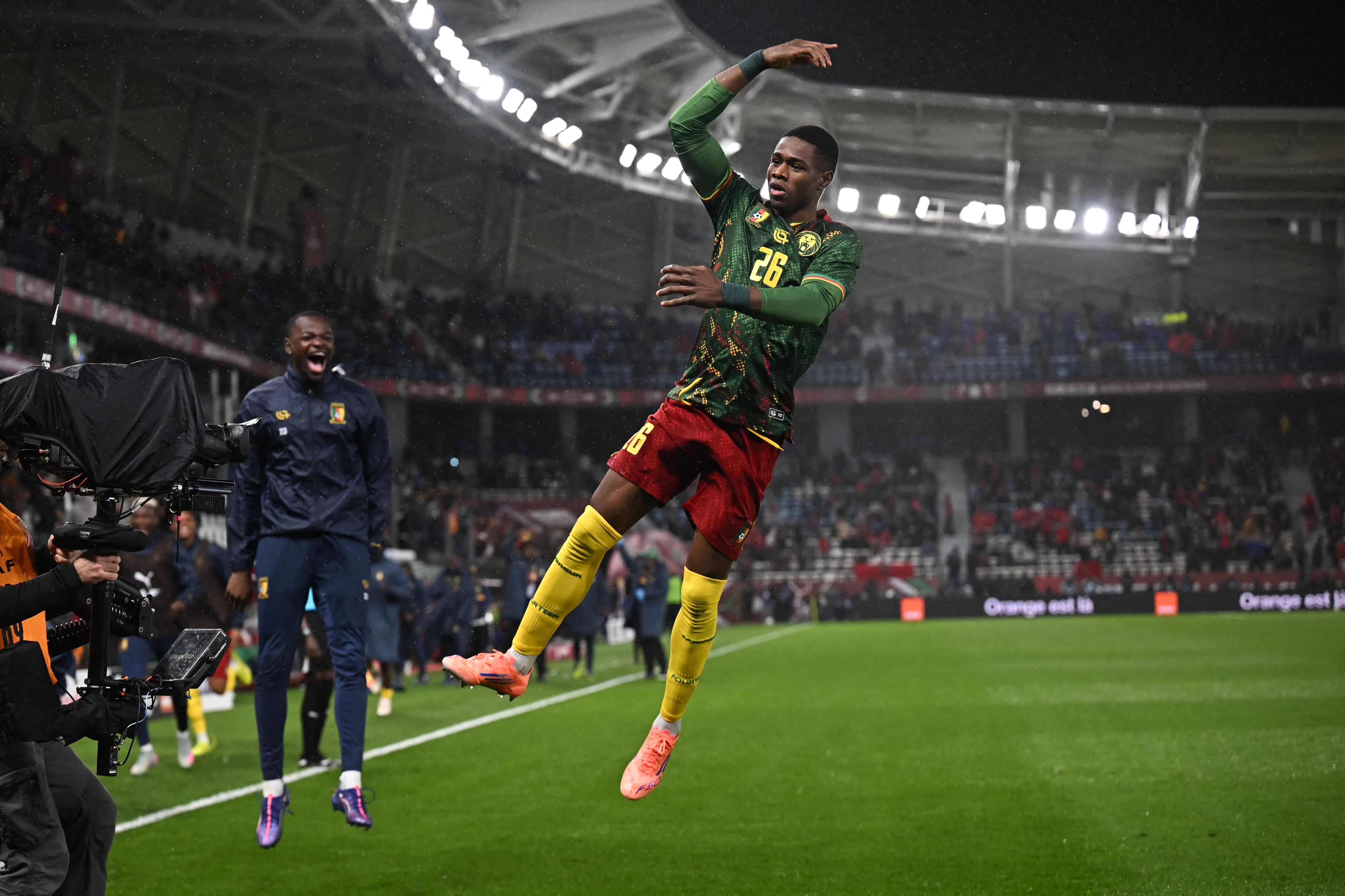 TOPSHOT-FBL-AFR-2025-MATCH 40-ZAF-CMR