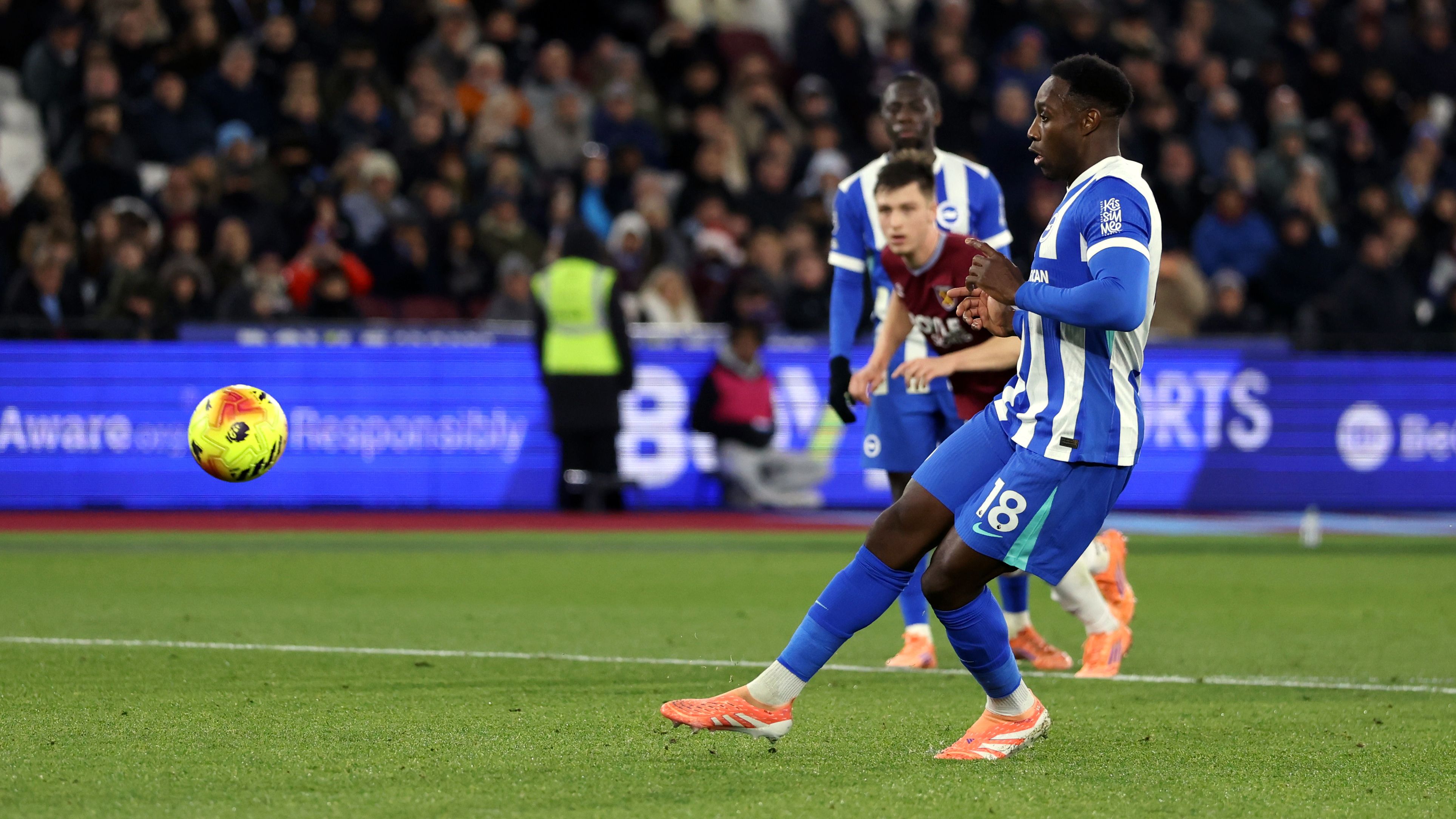 West Ham United v Brighton & Hove Albion - Premier League