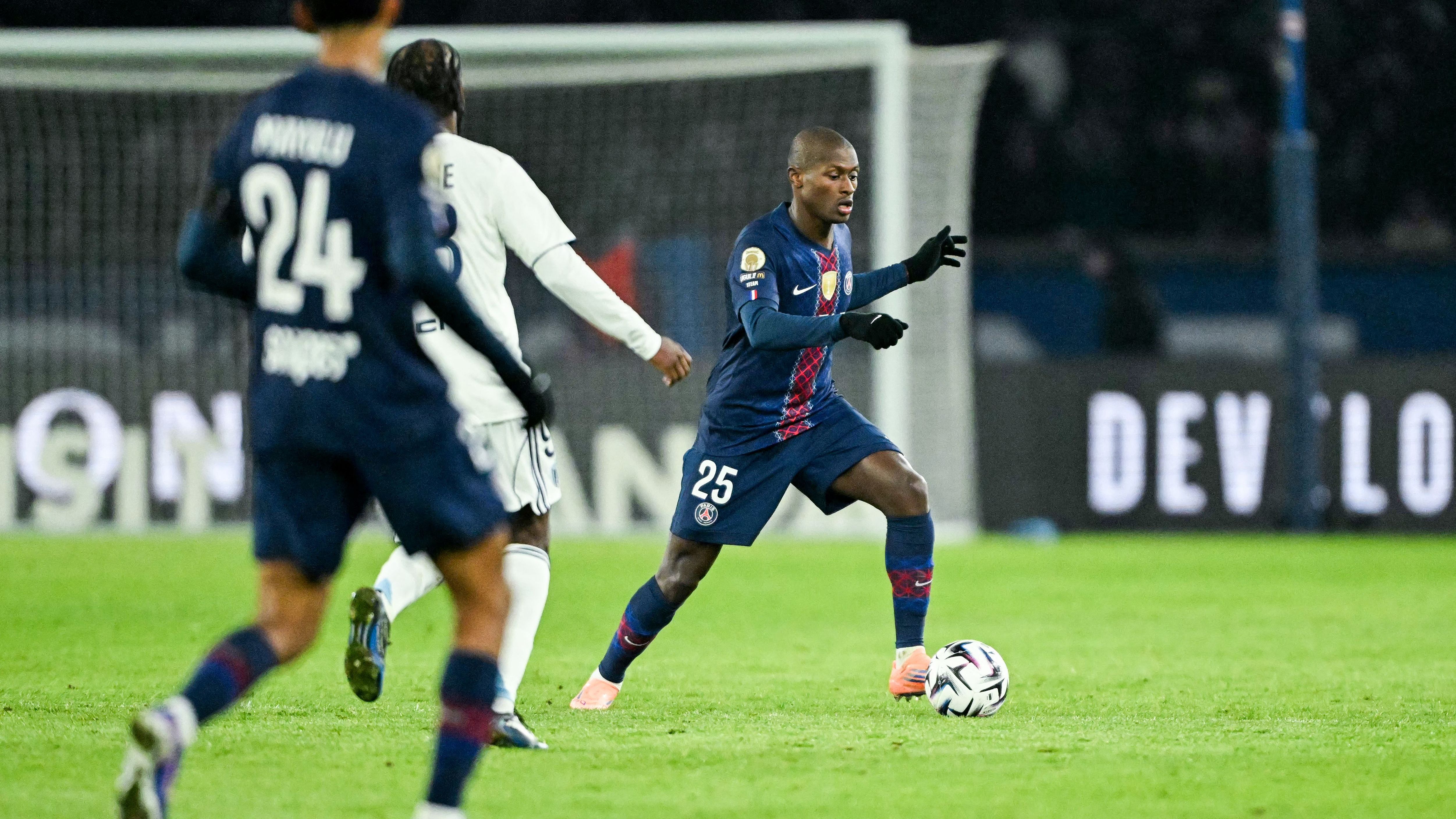 FBL-FRA-LIGUE1-PSG-PARIS FC