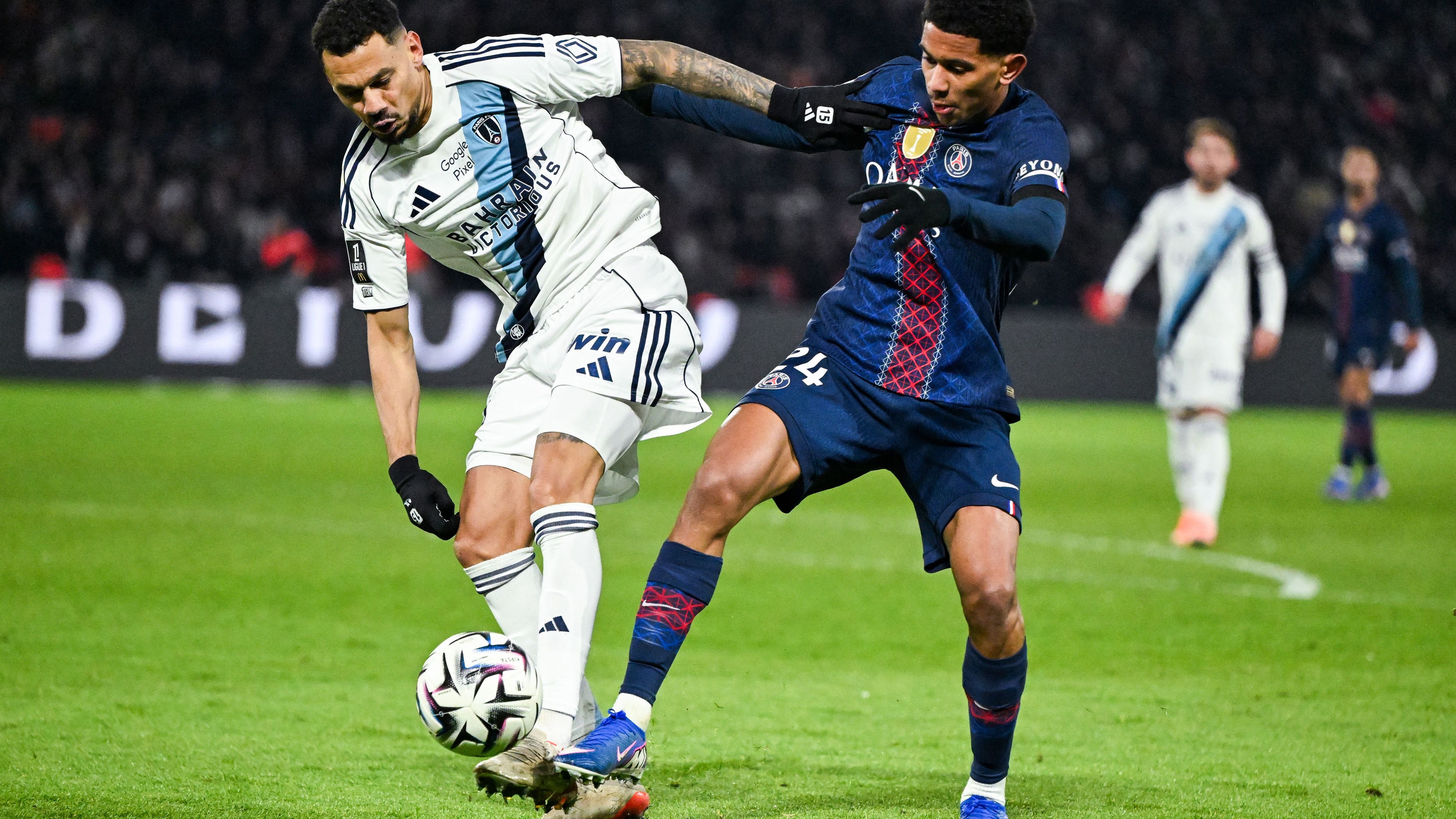 TOPSHOT-FBL-FRA-LIGUE1-PSG-PARIS FC