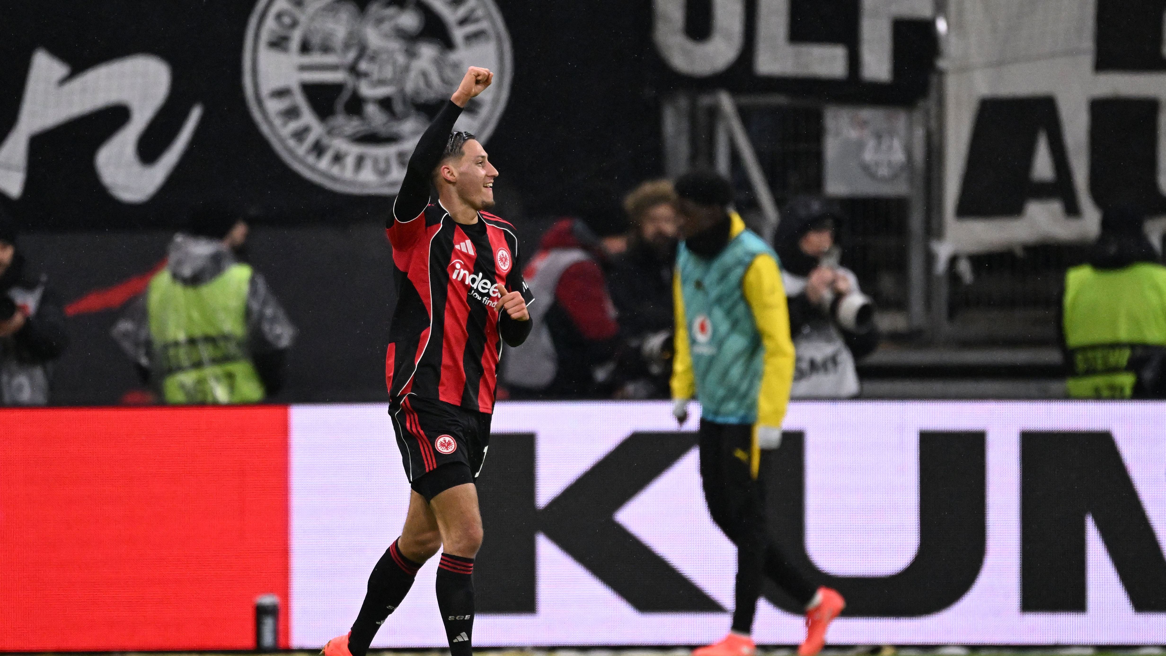 FBL-GER-BUNDESLIGA-FRANKFURT-DORTMUND