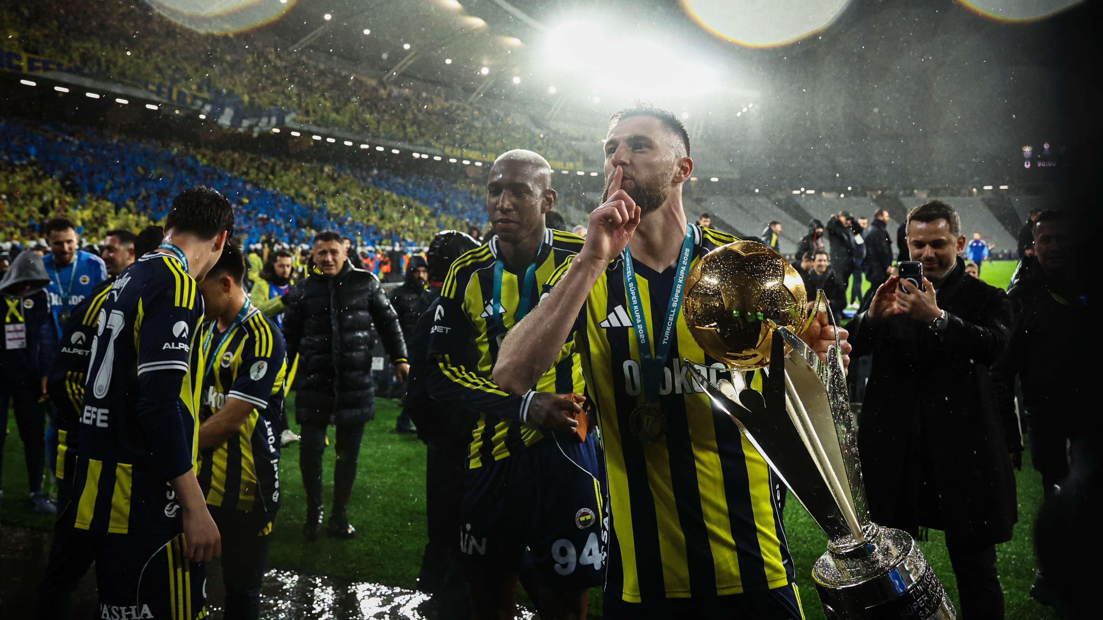 Galatasaray-vs-Fenerbahce-Turkcell-Super-Cup-2025-Final