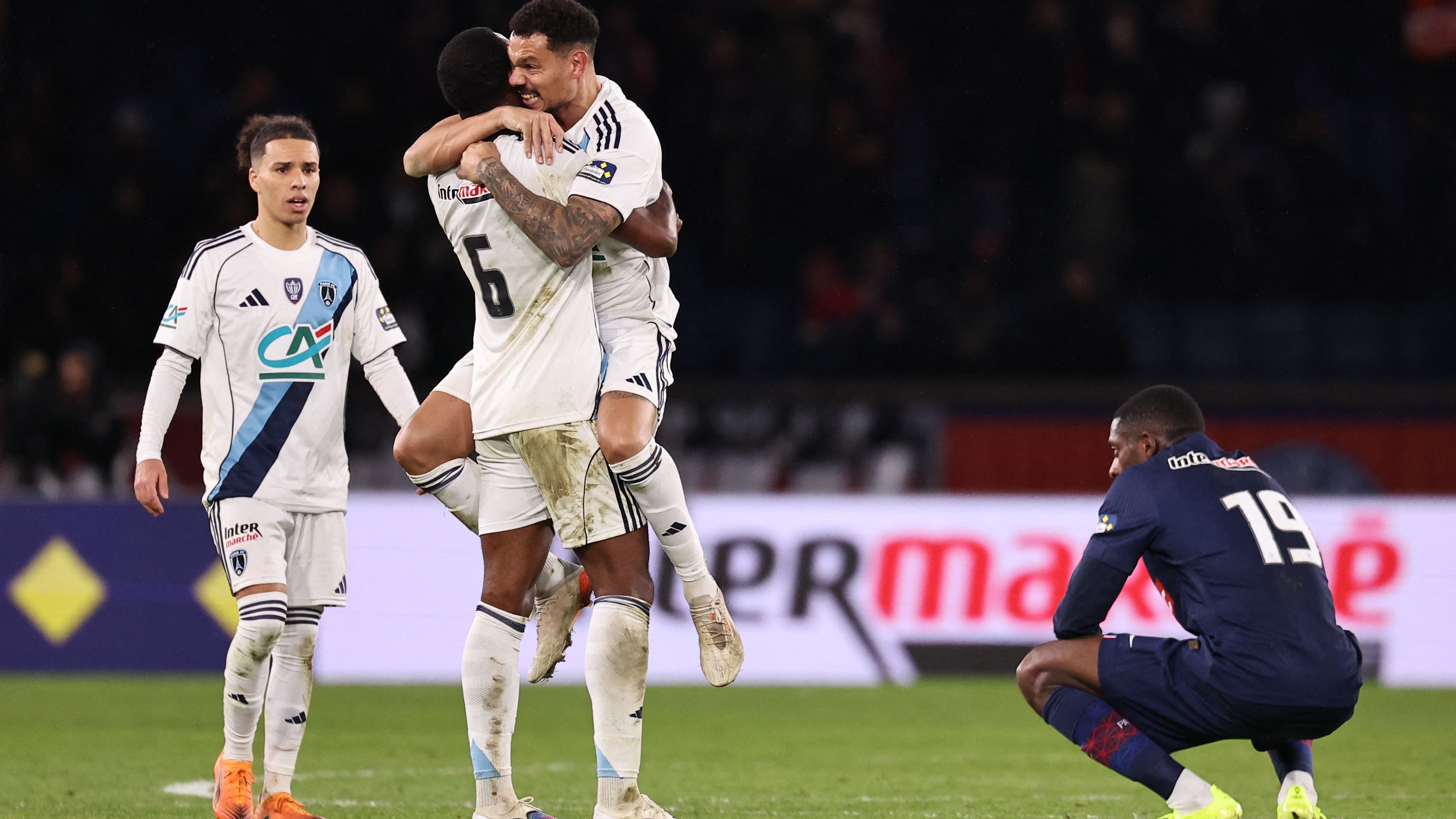 TOPSHOT-FBL-FRA-CUP-PSG-PARIS FC